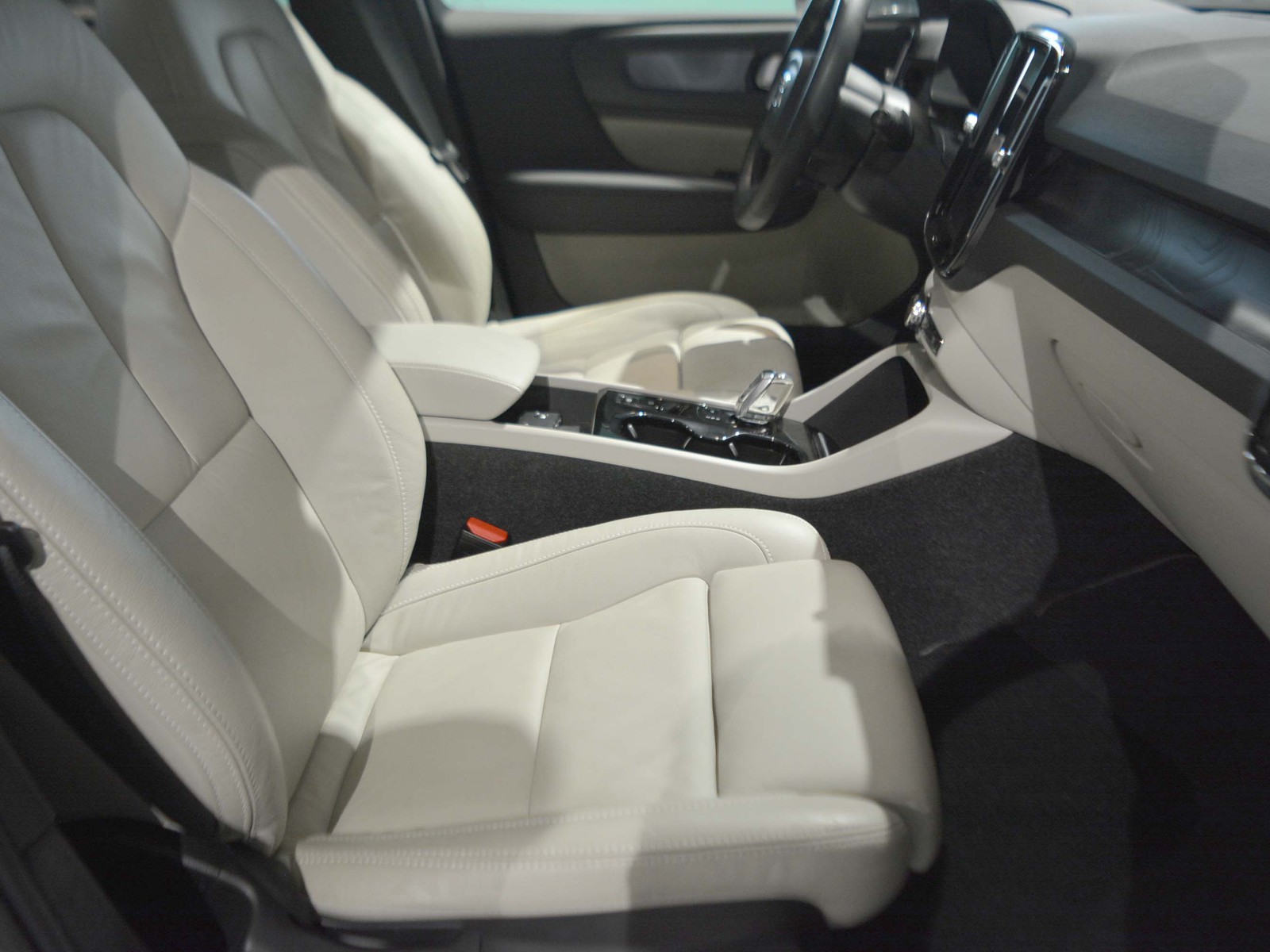 5 - Volvo XC40 1.5 t5 recharge plug-in-hybrid plus bright automatico