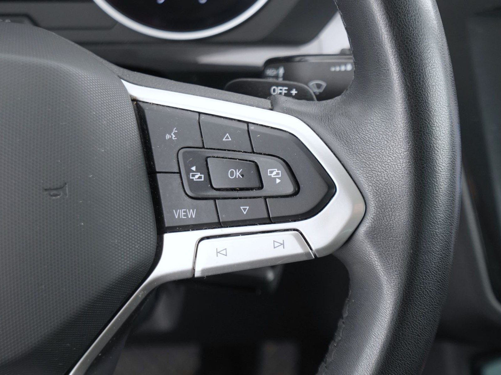 26 - Volkswagen Tiguan 2.0 tdi scr 150cv life dsg