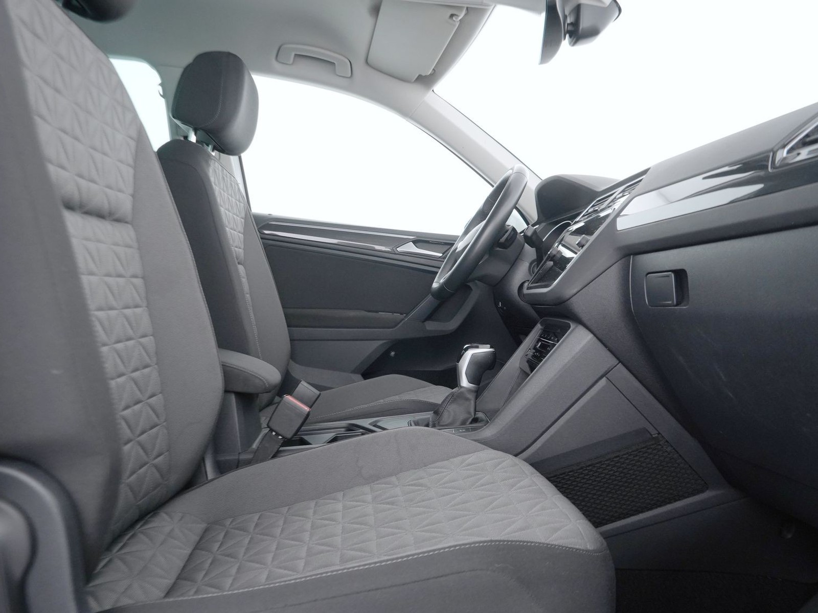 8 - Volkswagen Tiguan 2.0 tdi scr 150cv life dsg