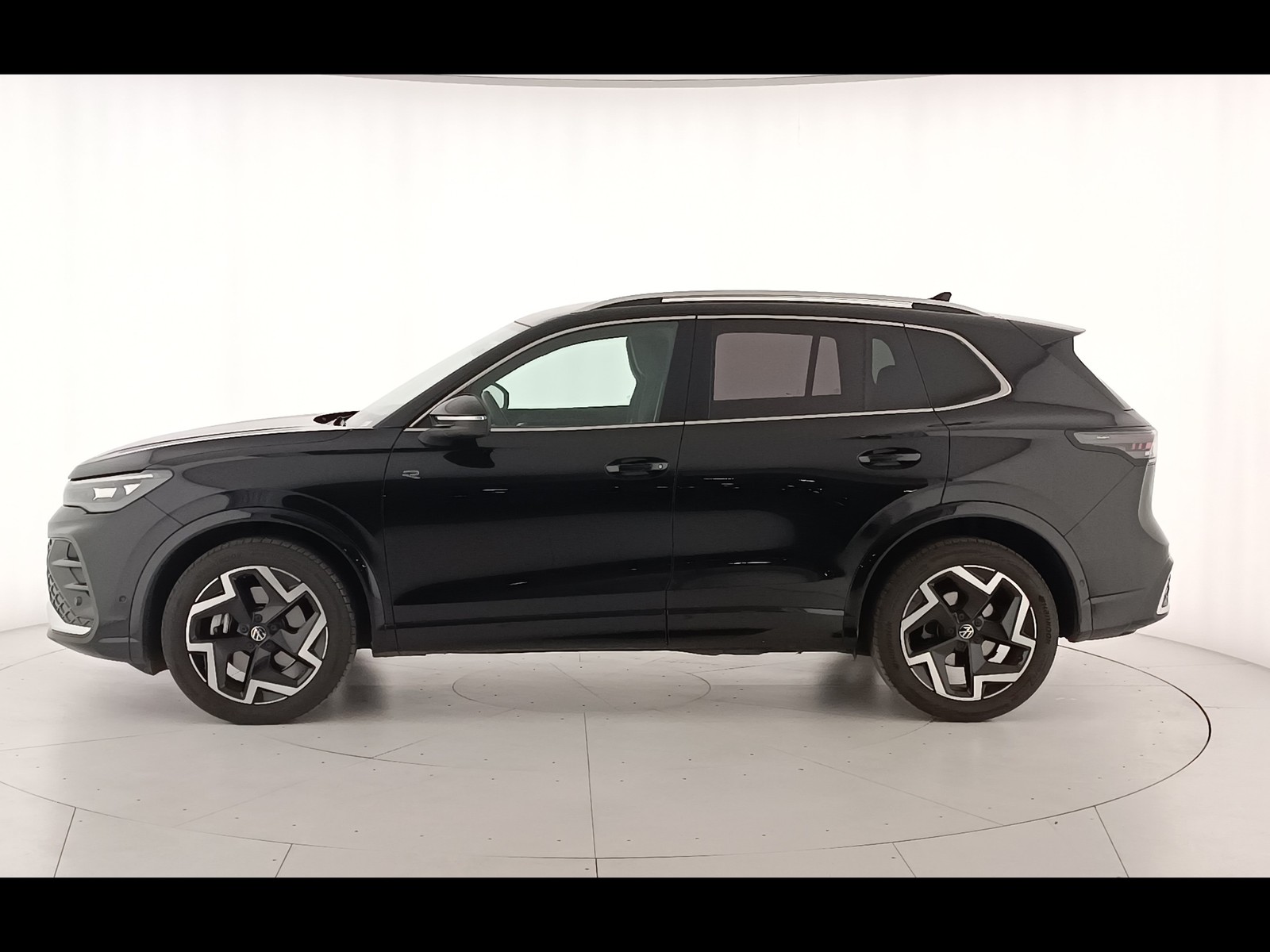 5 - Volkswagen Tiguan 2.0 tdi scr 150cv r-line dsg