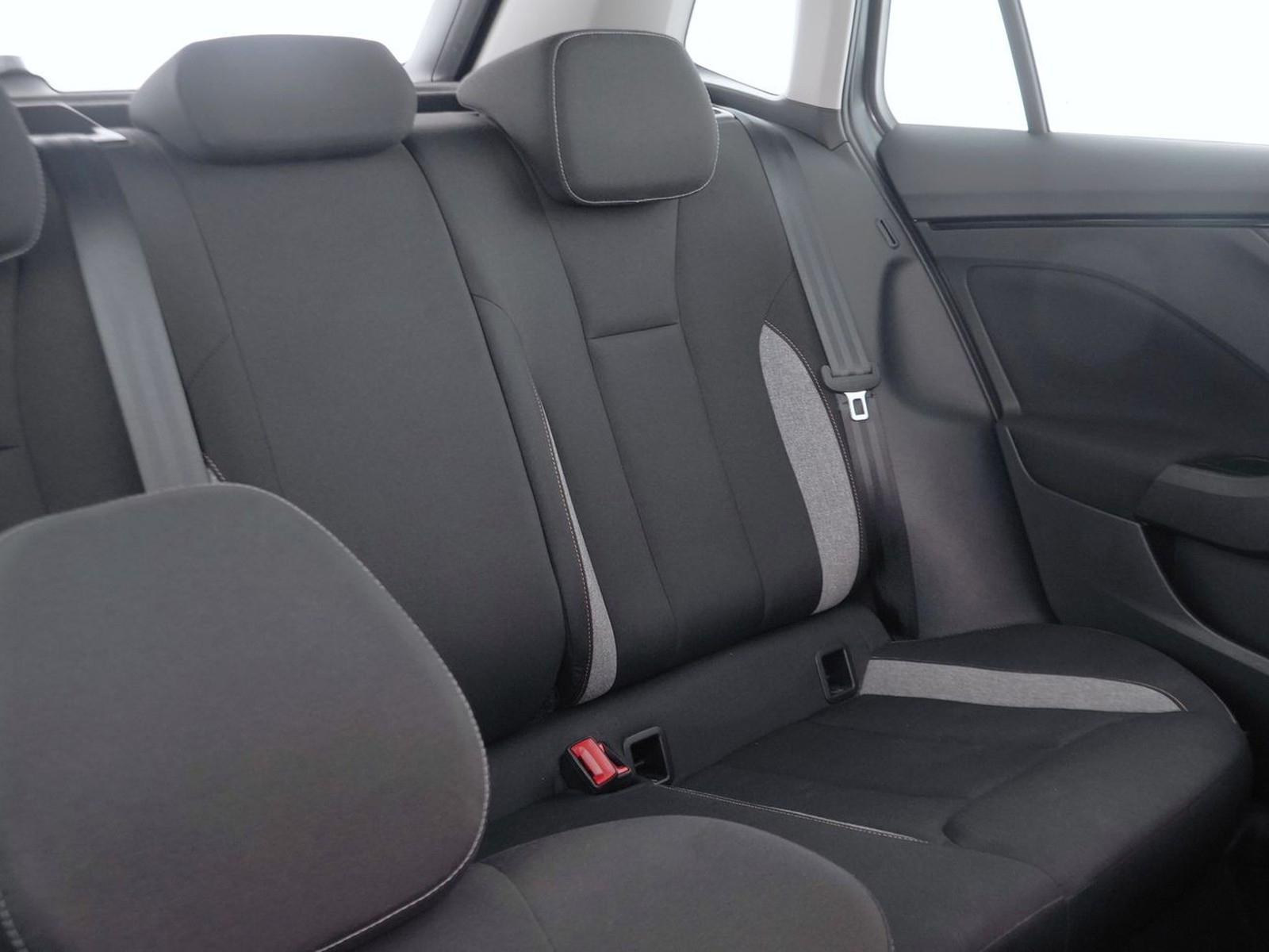 21 - Skoda Kamiq 1.0 tsi 115cv black dots