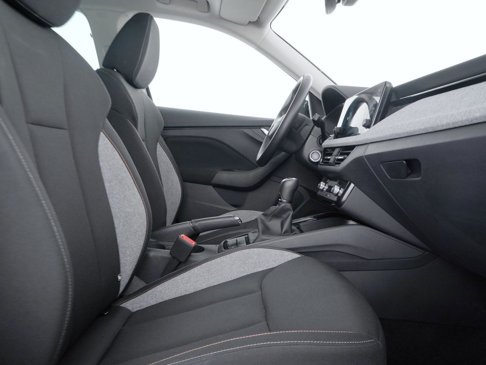 8 - Skoda Kamiq 1.0 tsi 115cv black dots