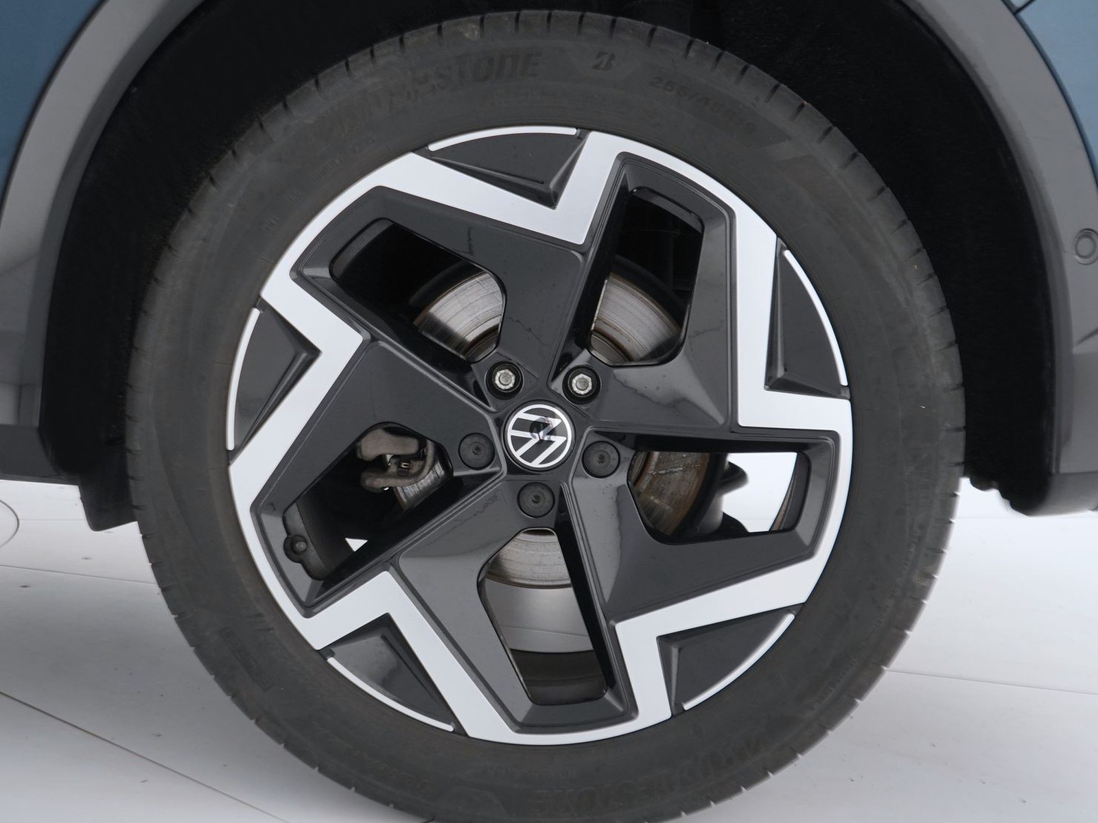 12 - Volkswagen Tiguan 2.0 tdi scr 150cv r-line dsg