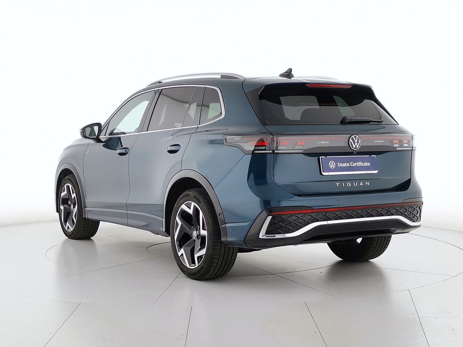 4 - Volkswagen Tiguan 2.0 tdi scr 150cv r-line dsg