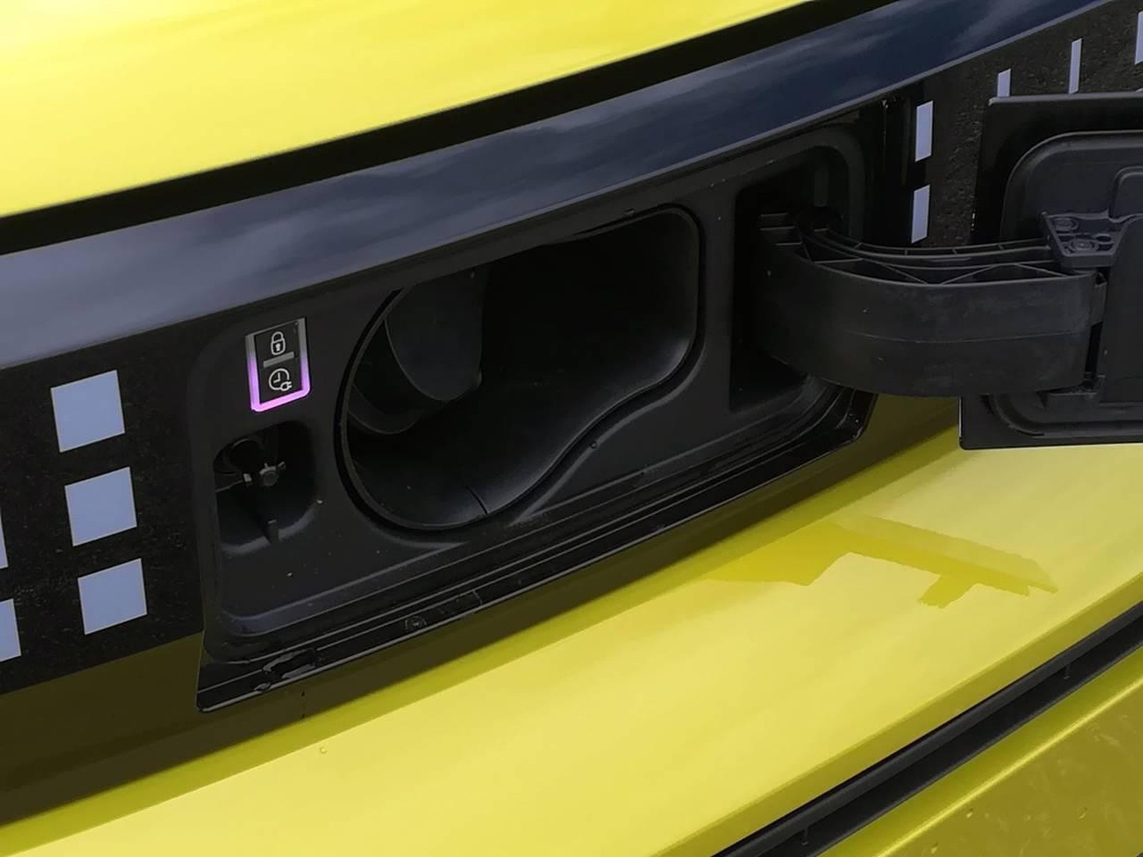 22 - Fiat Grande Panda 44 kwh la prima