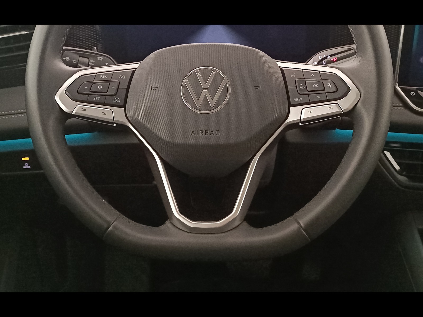 15 - Volkswagen Tiguan 2.0 tdi scr 150cv life dsg