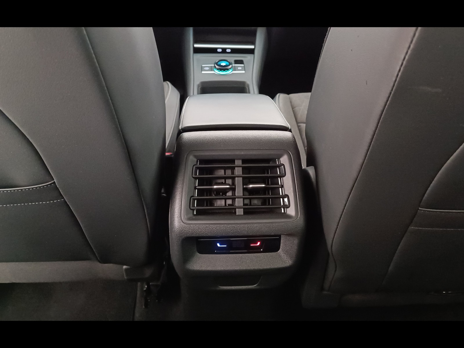 34 - Volkswagen Tiguan 2.0 tdi scr 150cv life dsg