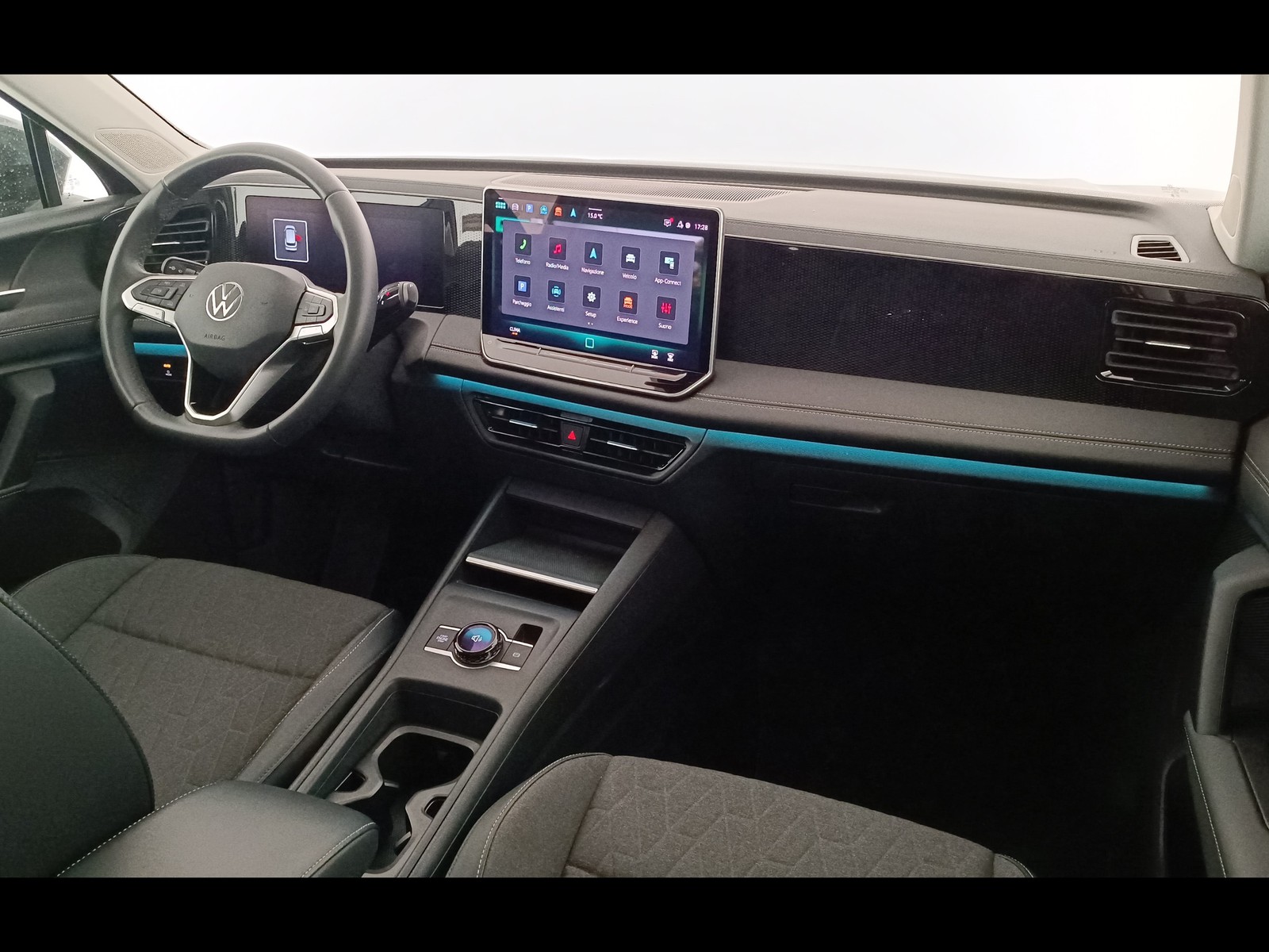 6 - Volkswagen Tiguan 2.0 tdi scr 150cv life dsg