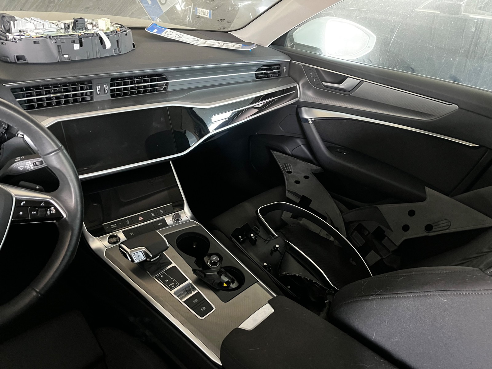 32 - Audi A6 avant 40 2.0 tdi mhev 12v s line edition quattro ultra s tronic