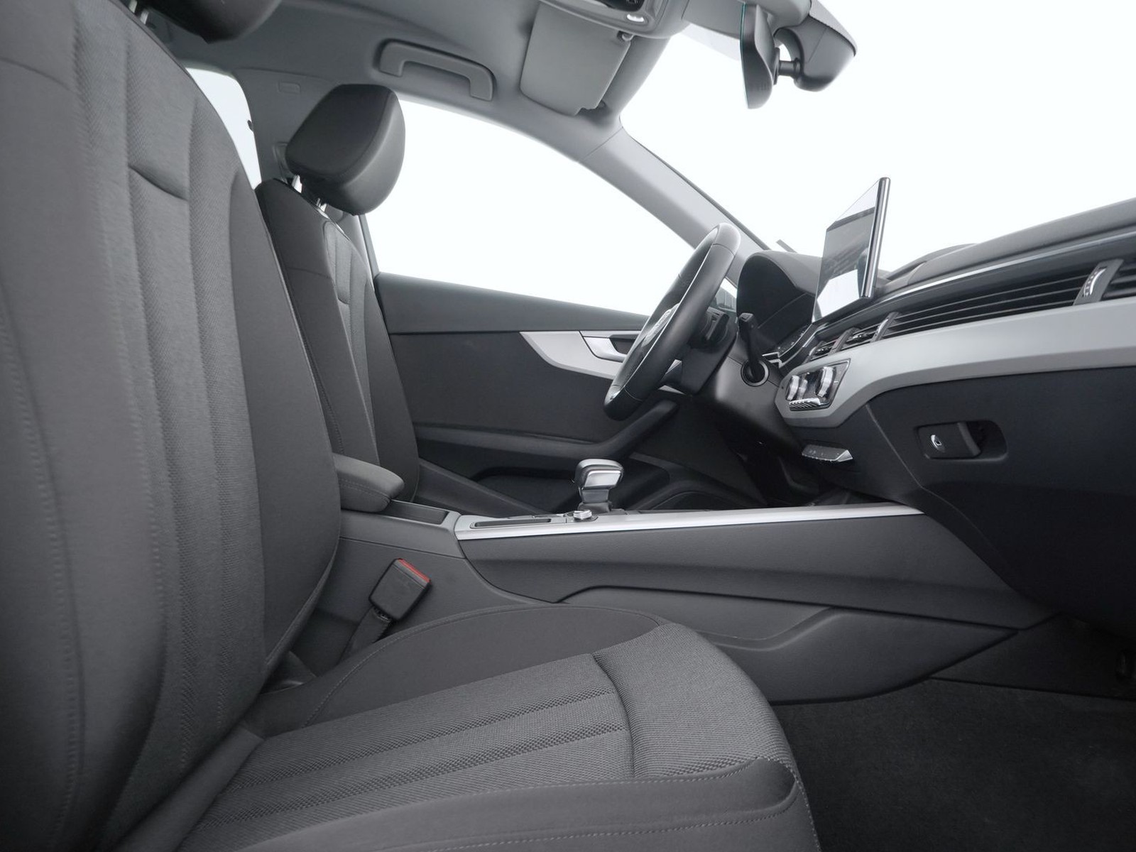 16 - Audi A4 avant 35 2.0 tdi mhev 163cv business advanced s tronic