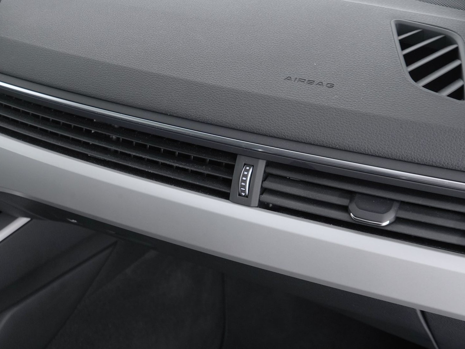 18 - Audi A4 avant 35 2.0 tdi mhev 163cv business advanced s tronic