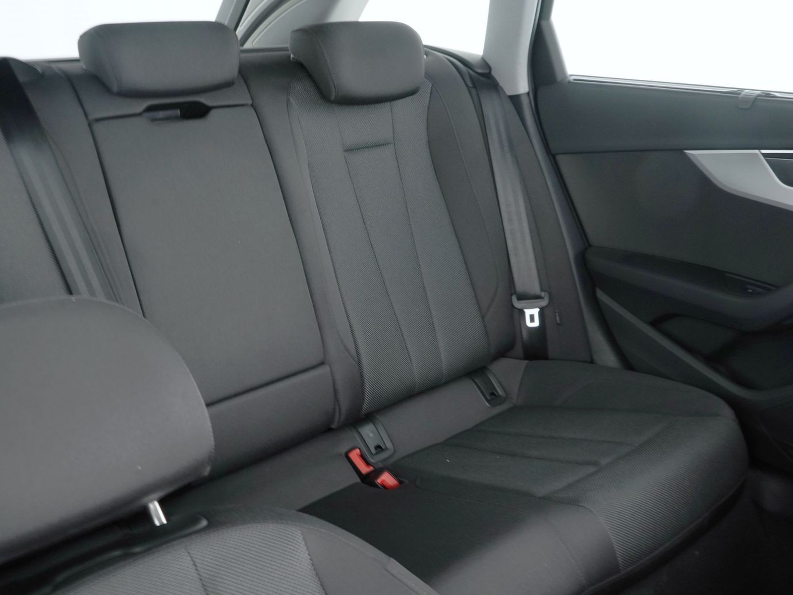 21 - Audi A4 avant 35 2.0 tdi mhev 163cv business advanced s tronic