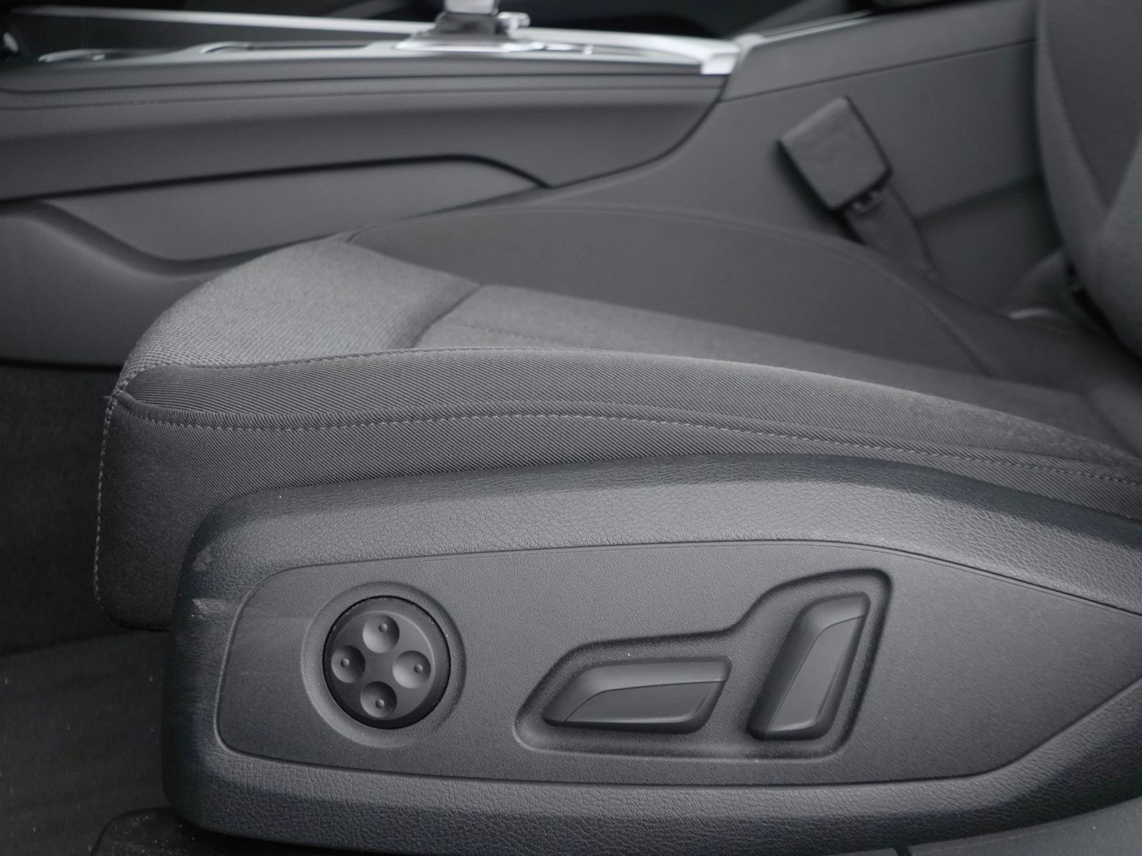 22 - Audi A4 avant 35 2.0 tdi mhev 163cv business advanced s tronic