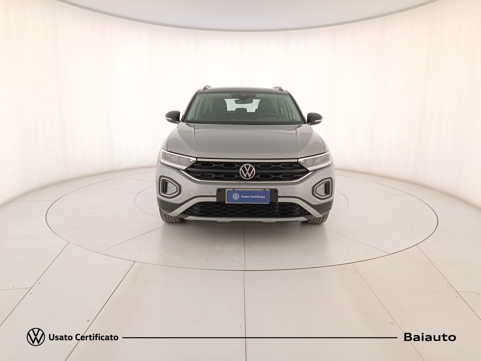 2 - Volkswagen T-Roc 1.0 tsi 110cv life