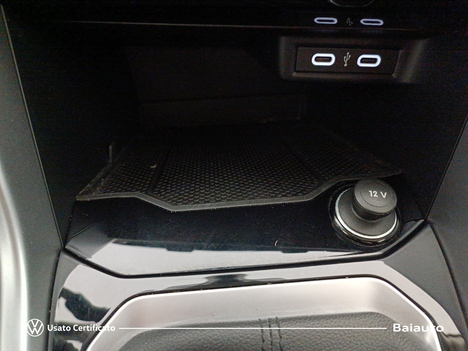 12 - Volkswagen T-Roc 1.0 tsi 110cv life