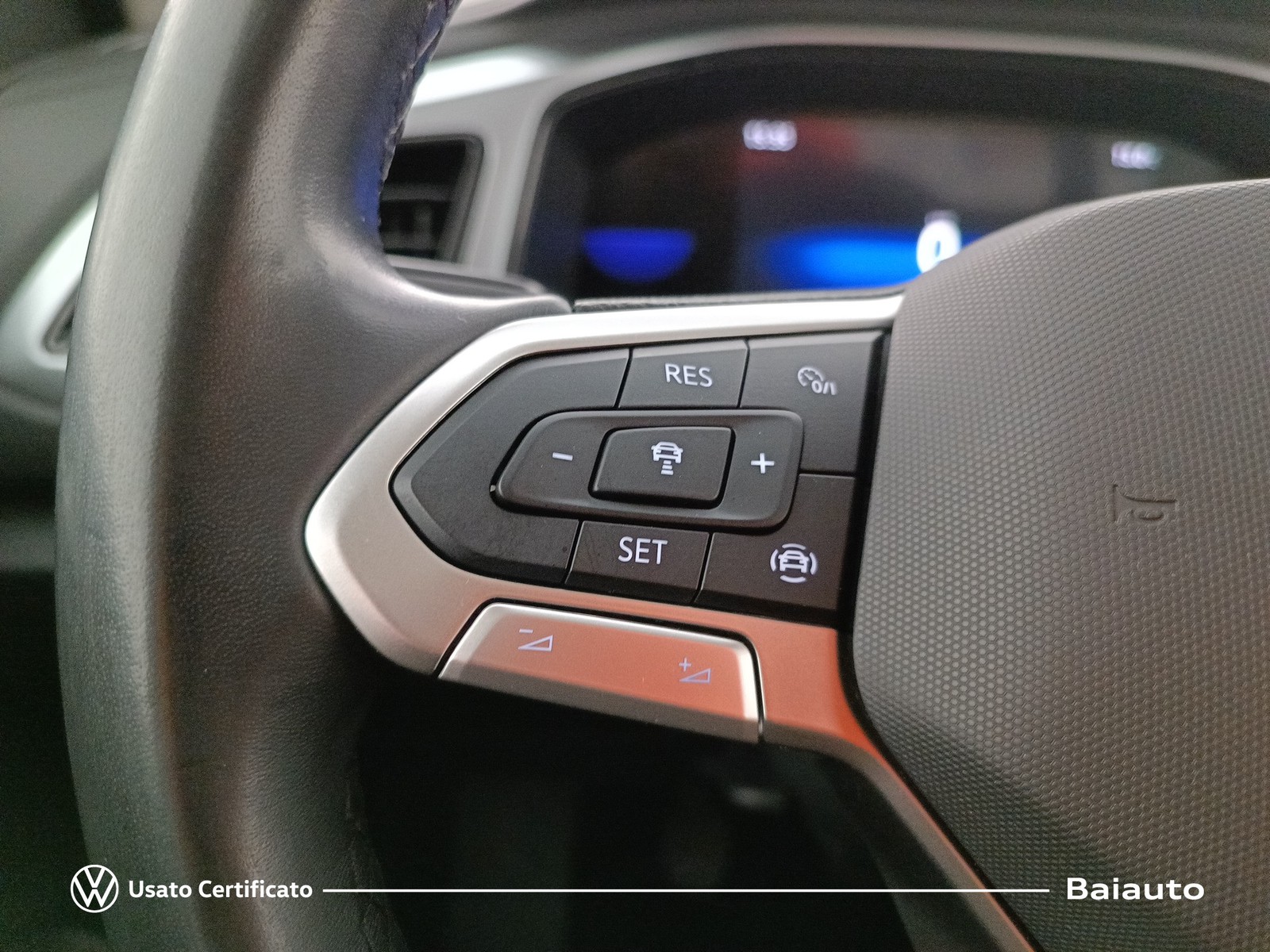 14 - Volkswagen T-Roc 1.0 tsi 110cv life