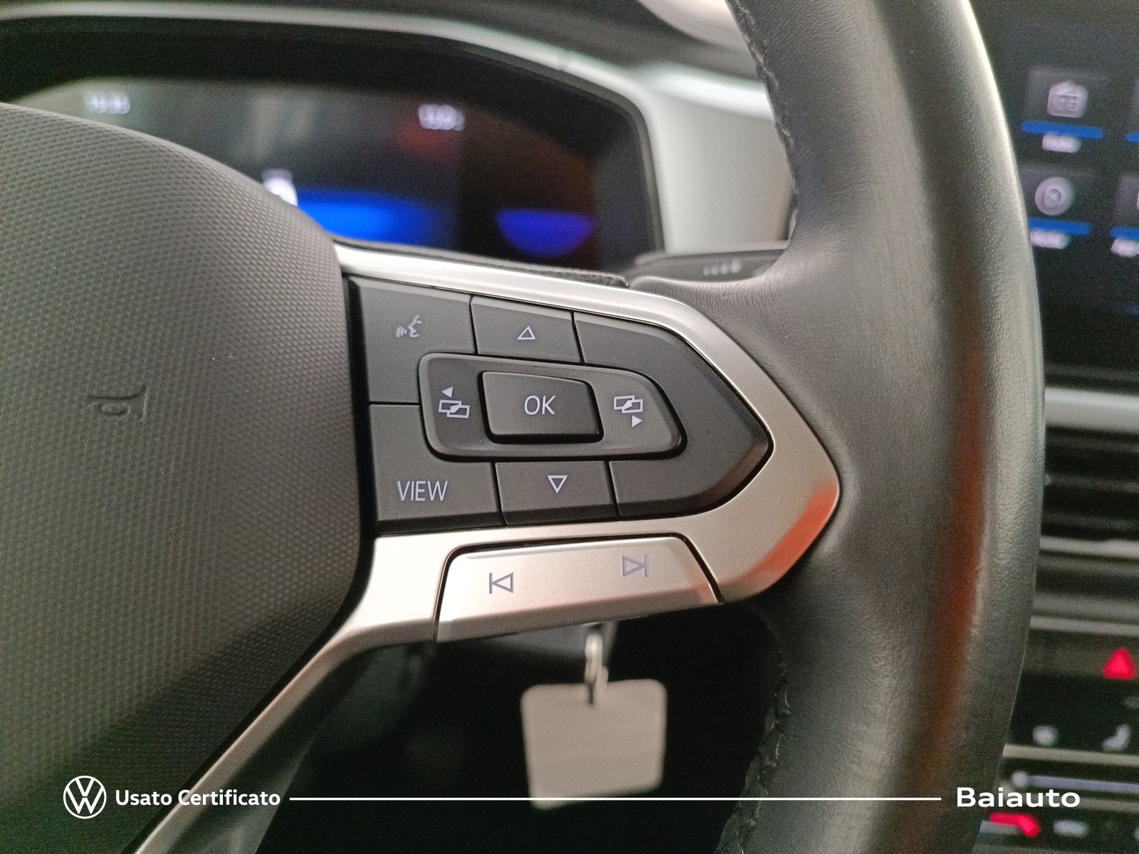 15 - Volkswagen T-Roc 1.0 tsi 110cv life