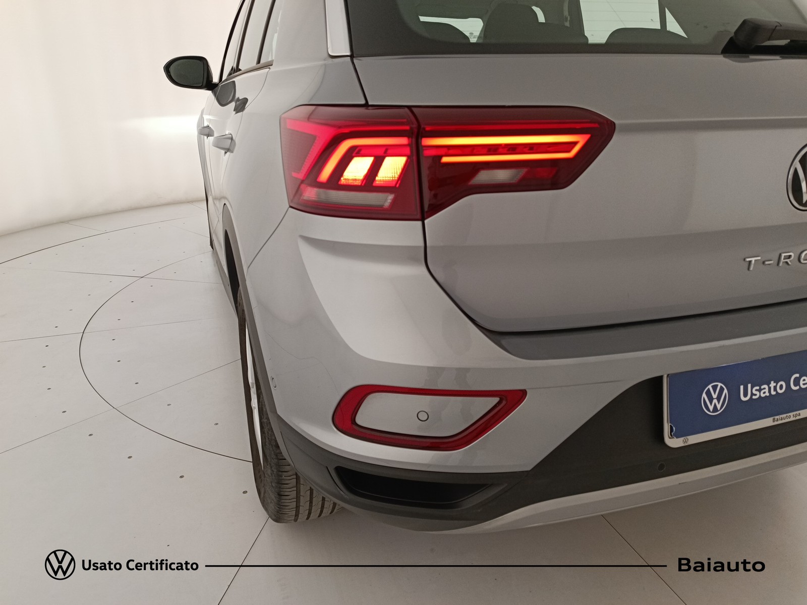 23 - Volkswagen T-Roc 1.0 tsi 110cv life