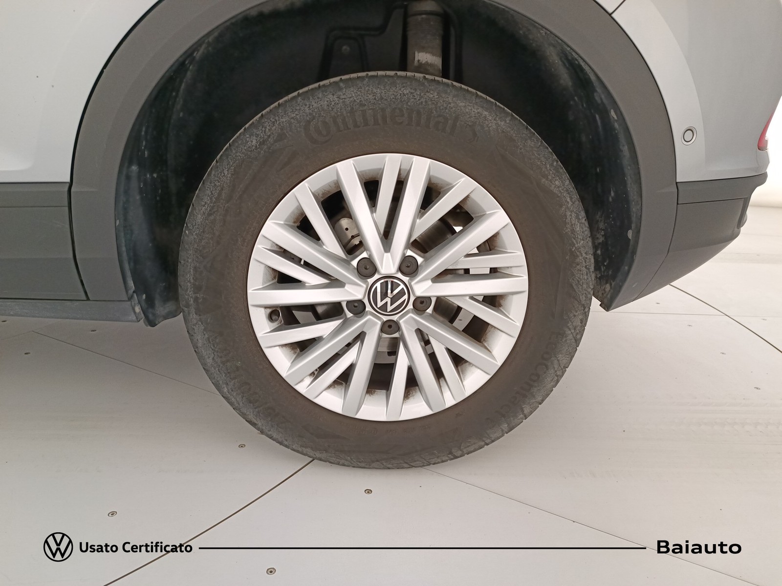 24 - Volkswagen T-Roc 1.0 tsi 110cv life