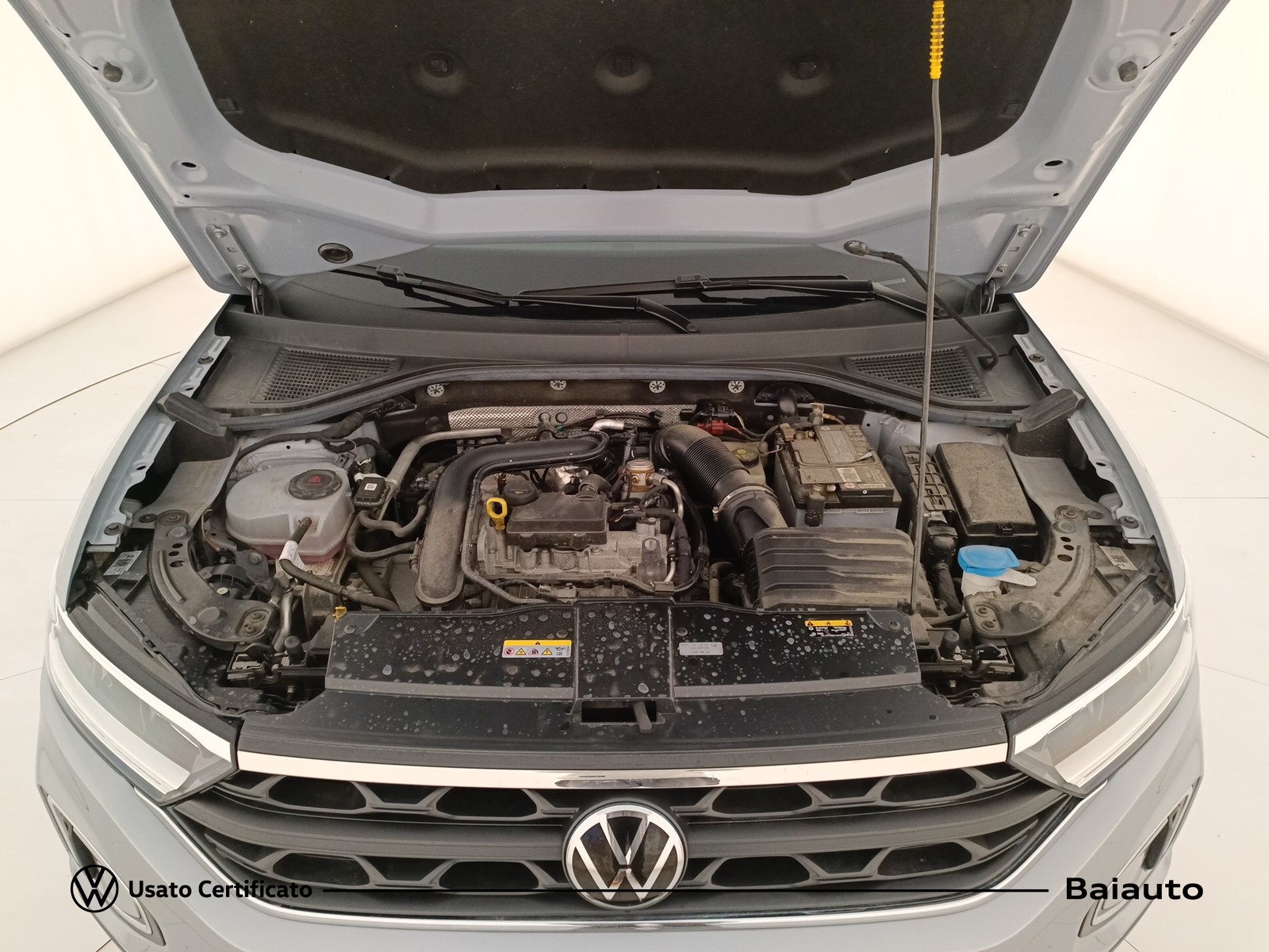 27 - Volkswagen T-Roc 1.0 tsi 110cv life