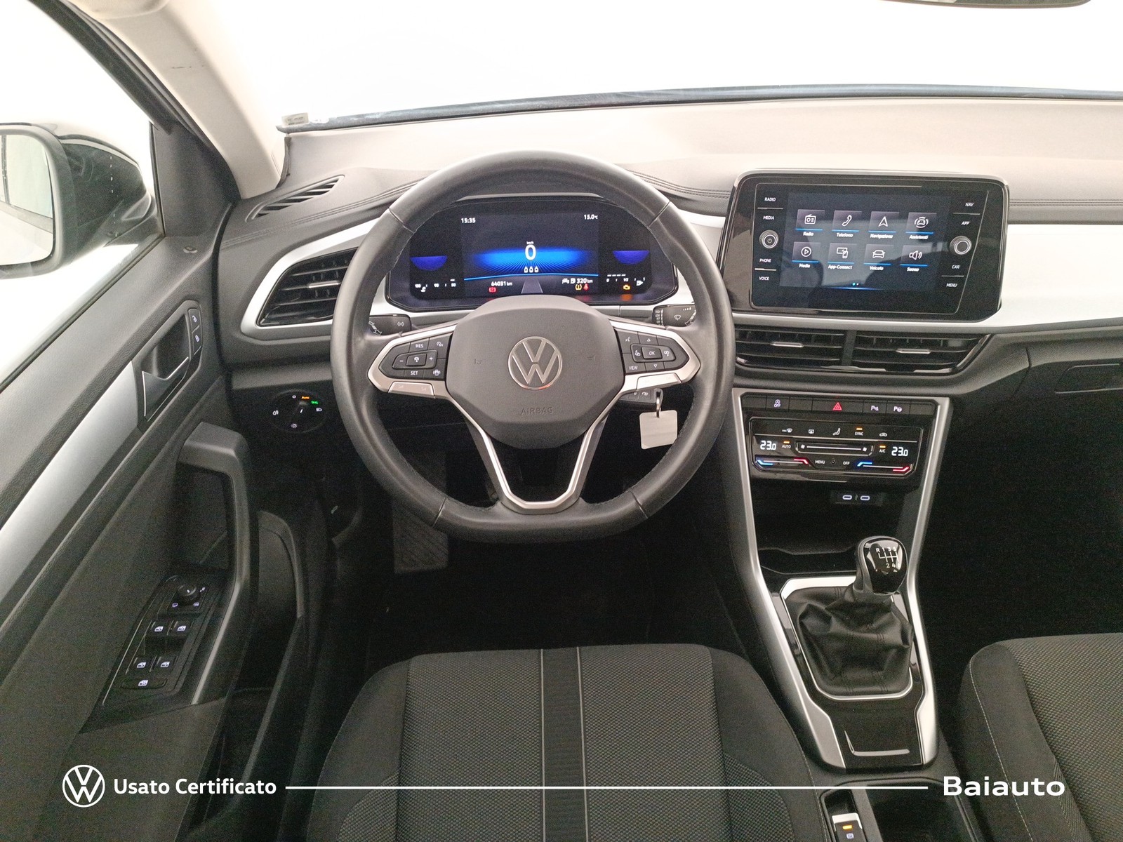 8 - Volkswagen T-Roc 1.0 tsi 110cv life