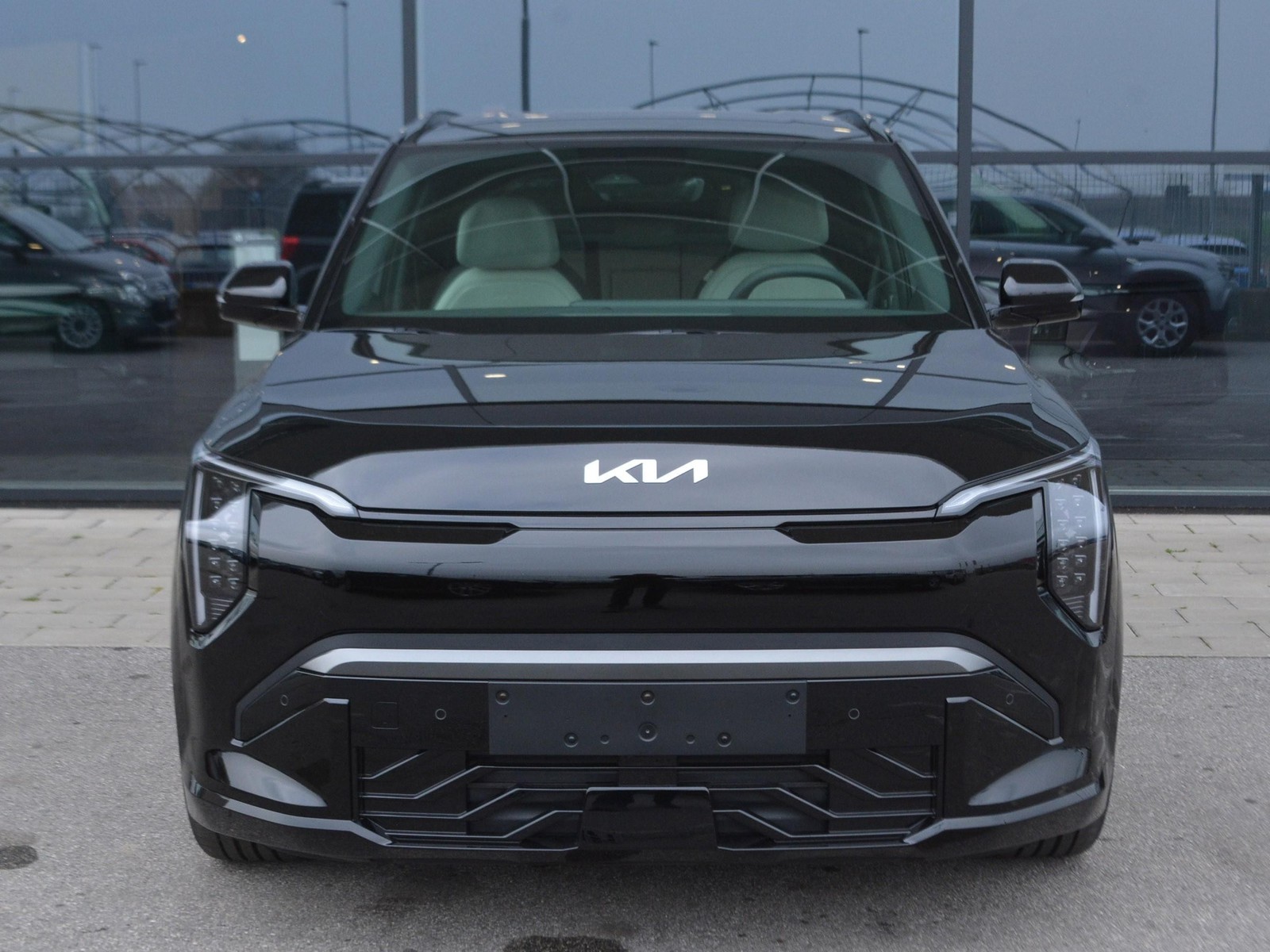 2 - Kia EV3 81,4 kwh gt-line