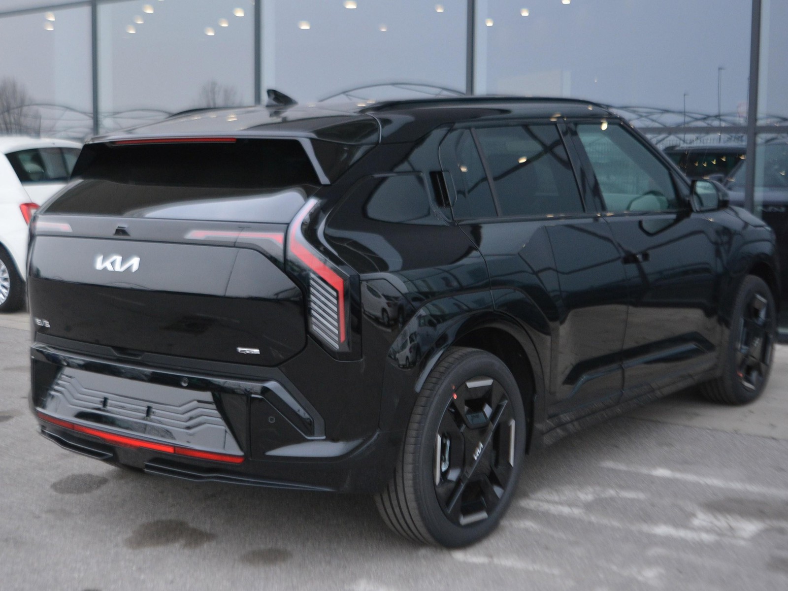 3 - Kia EV3 81,4 kwh gt-line