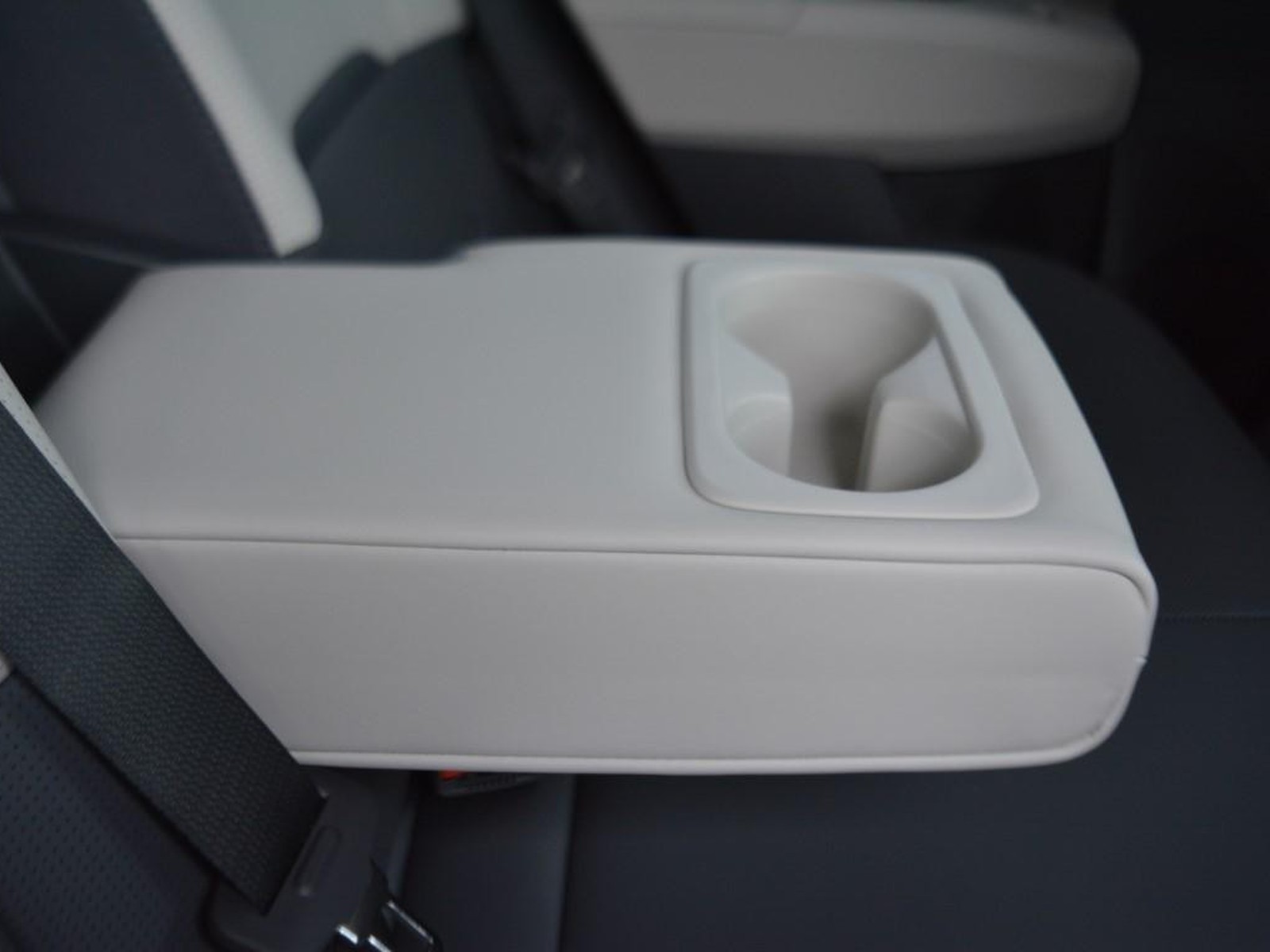 6 - Kia EV3 81,4 kwh gt-line