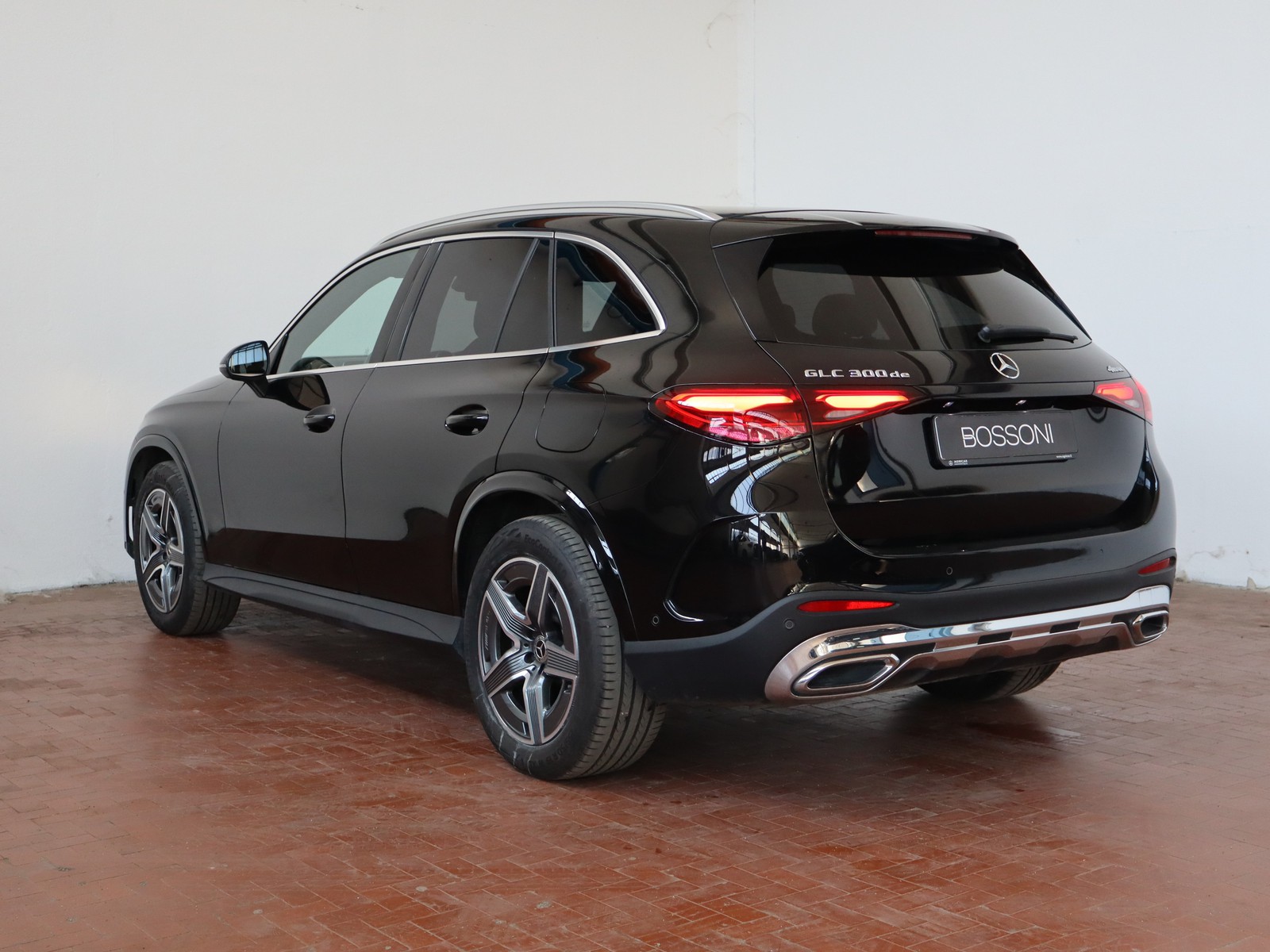 5 - Mercedes GLC suv 300 de plug in hybrid amg line advanced 4matic 9g-tronic