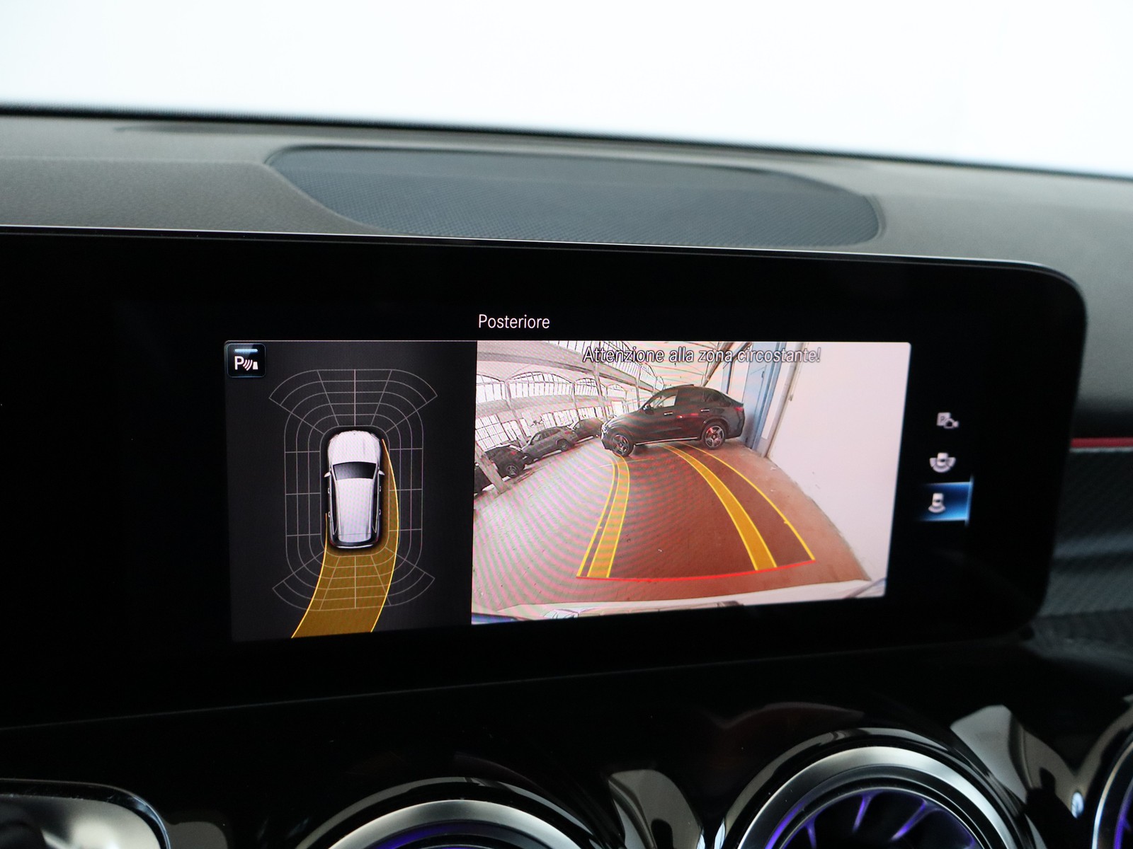 11 - Mercedes GLB 200 d premium 8g-dct