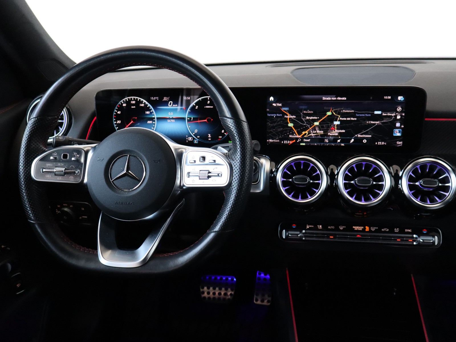 12 - Mercedes GLB 200 d premium 8g-dct