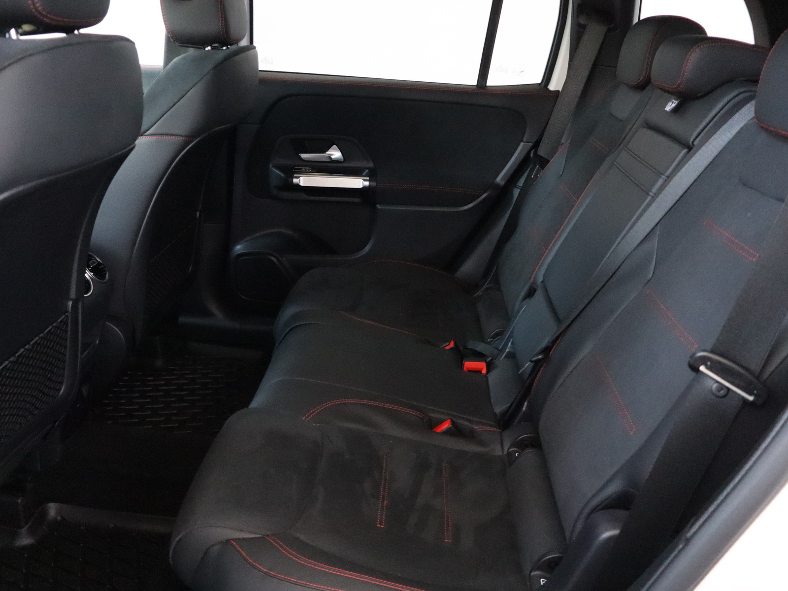 8 - Mercedes GLB 200 d premium 8g-dct