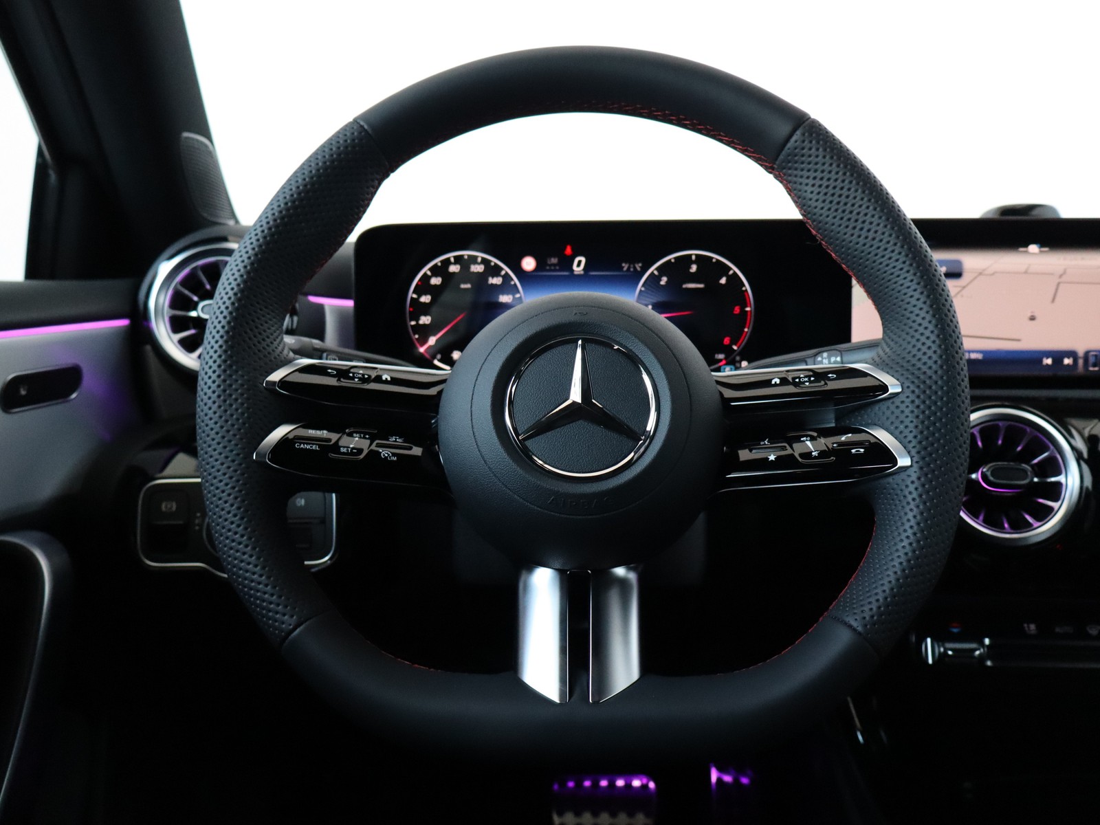 17 - Mercedes Classe A 180 d amg line extra speedshift dct amg 8g
