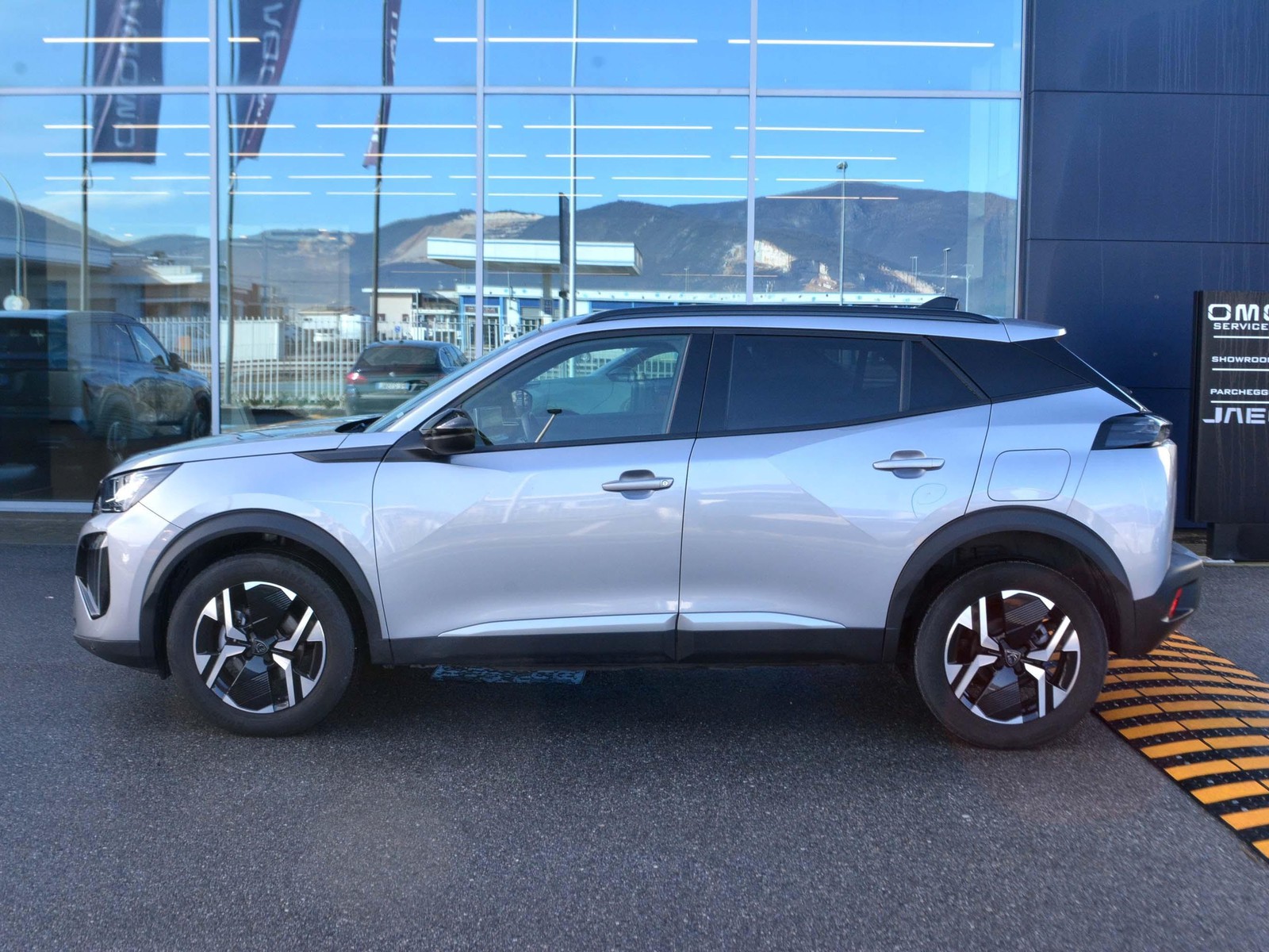 24 - Peugeot 2008 1.2 puretech 100cv allure s&s