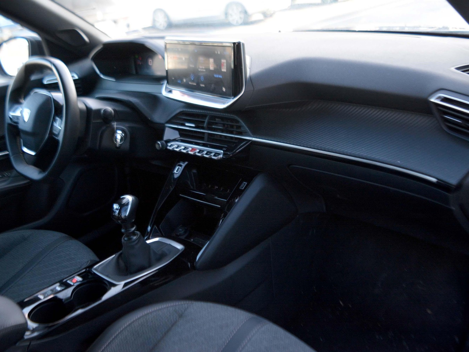 8 - Peugeot 2008 1.2 puretech 100cv allure s&s