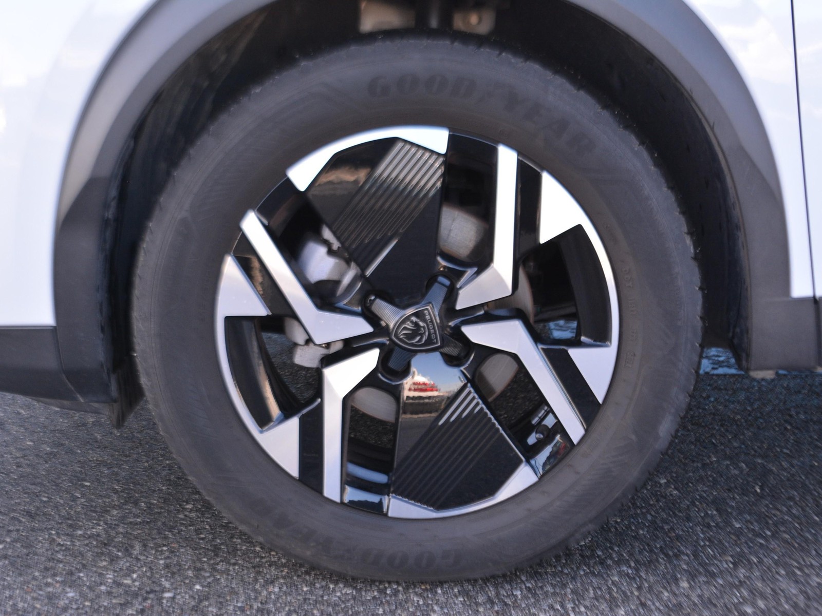 15 - Peugeot 2008 1.2 puretech 100cv allure s&s