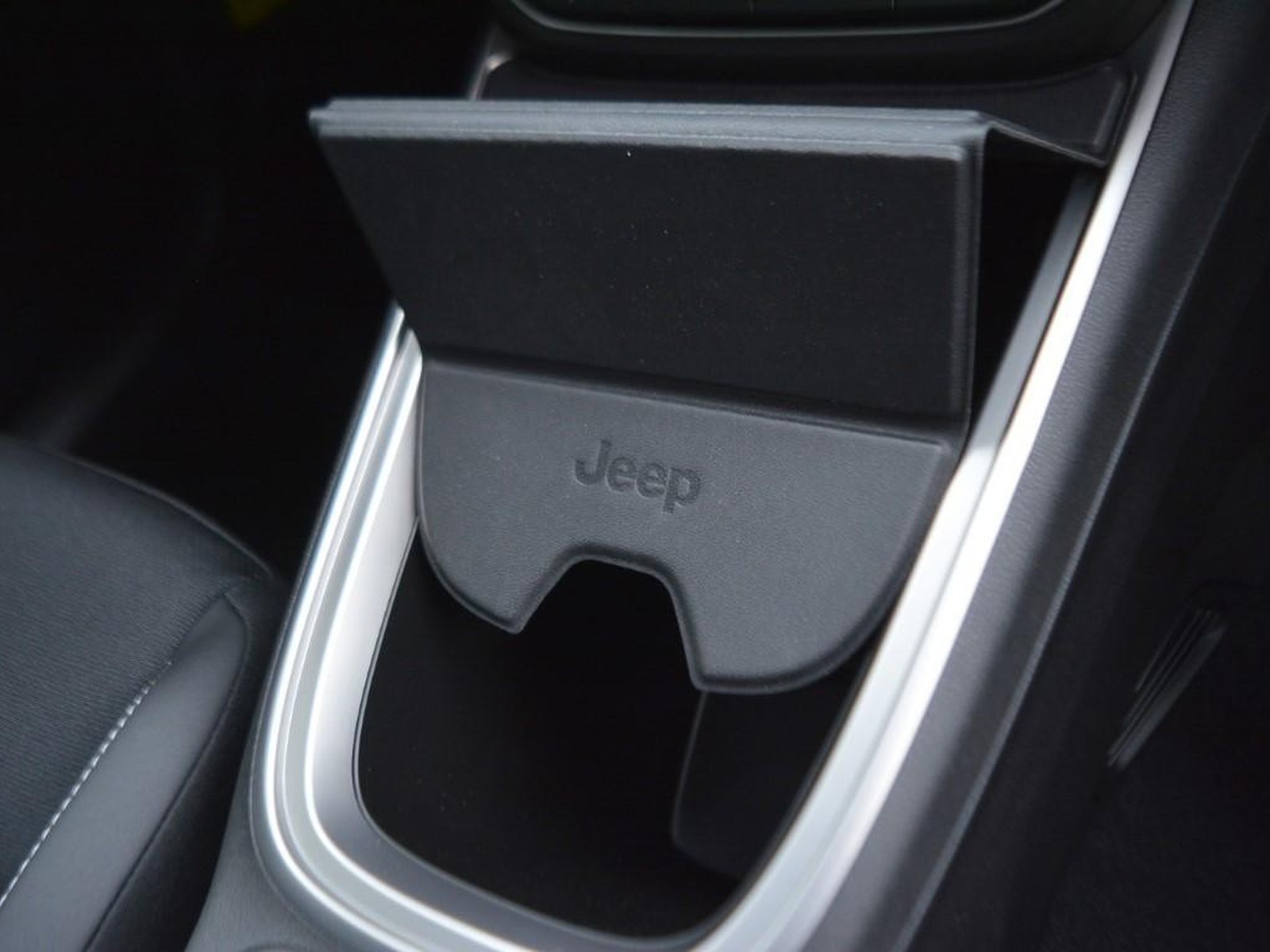 18 - Jeep Avenger 1.2 turbo e-hybrid mhev 110cv summit fwd edct6