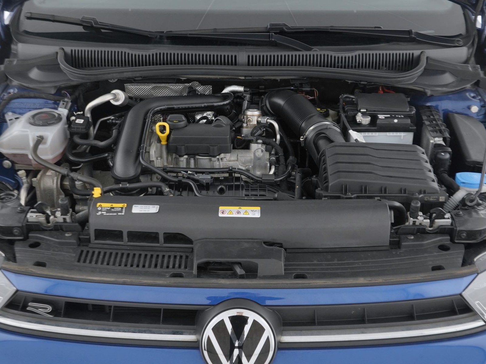 11 - Volkswagen Polo 1.0 tsi 95cv r line