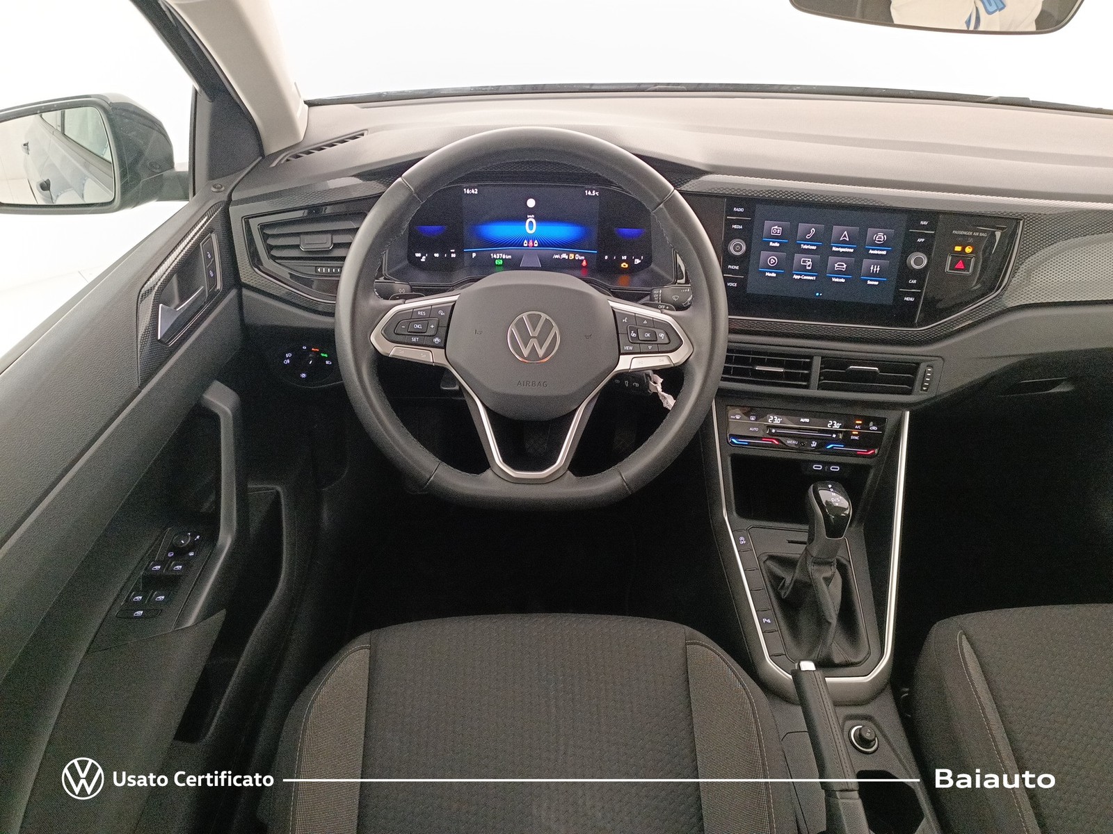 8 - Volkswagen Polo 1.0 tsi 95cv life dsg