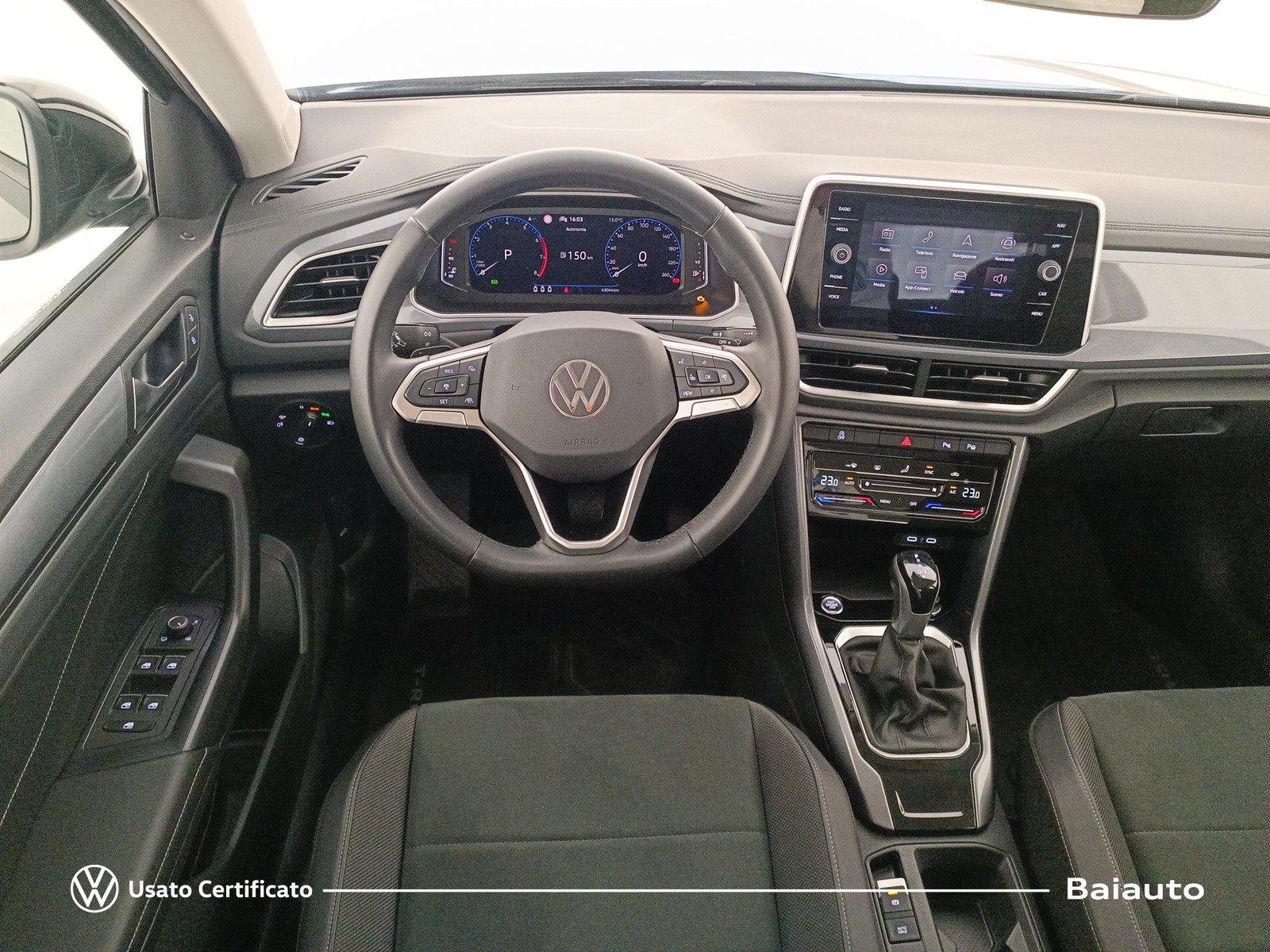 8 - Volkswagen T-Roc 1.5 tsi act style dsg