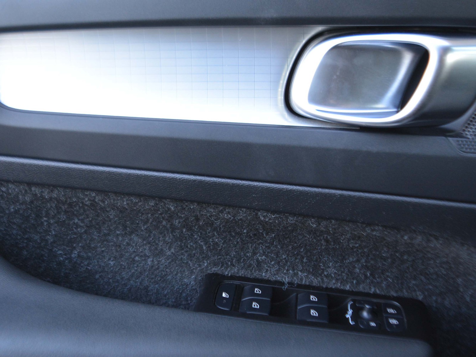 16 - Volvo XC40 1.5 t5 recharge plug-in-hybrid inscription expression geartronic my21