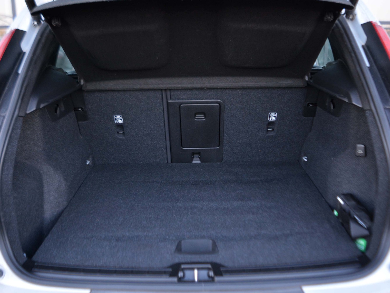 17 - Volvo XC40 1.5 t5 recharge plug-in-hybrid inscription expression geartronic my21