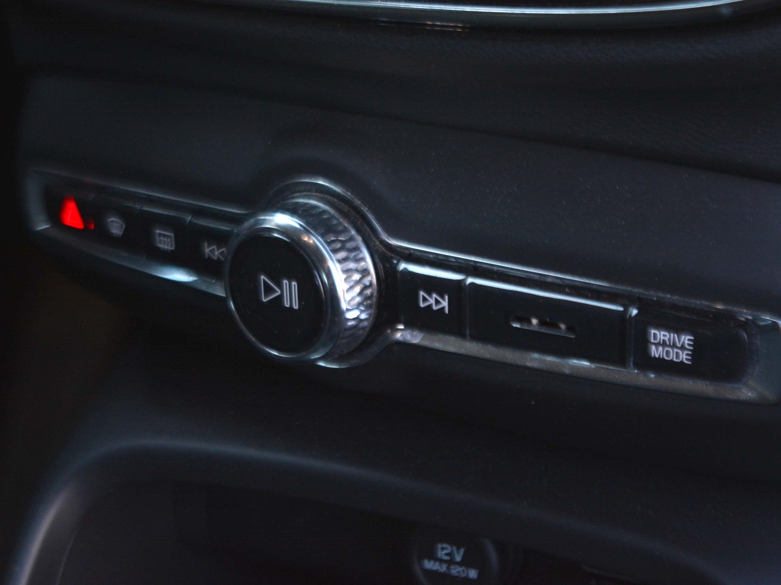12 - Volvo XC40 1.5 t5 recharge plug-in-hybrid inscription expression geartronic my21