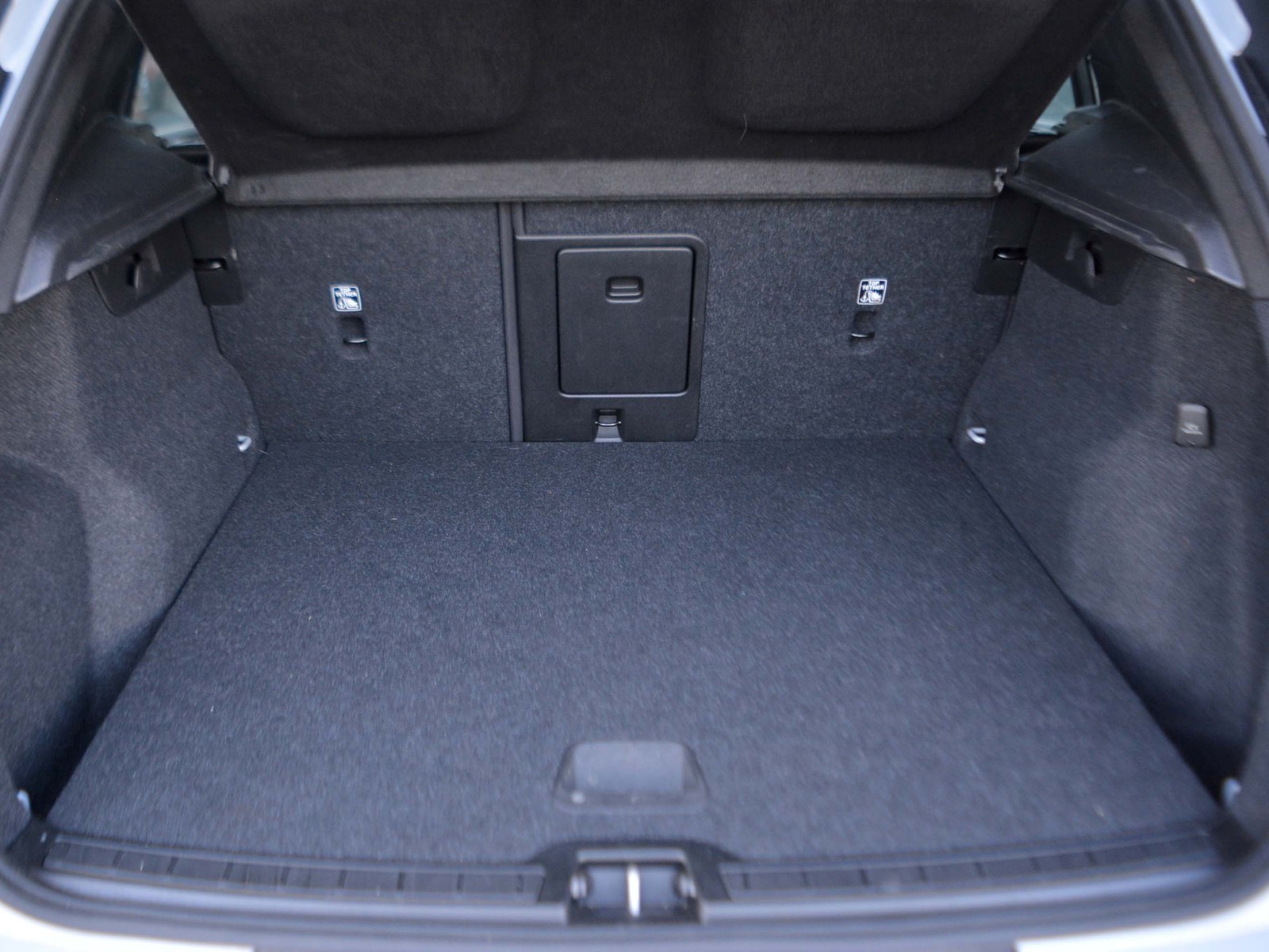 16 - Volvo XC40 1.5 t5 recharge plug-in-hybrid inscription expression geartronic my21