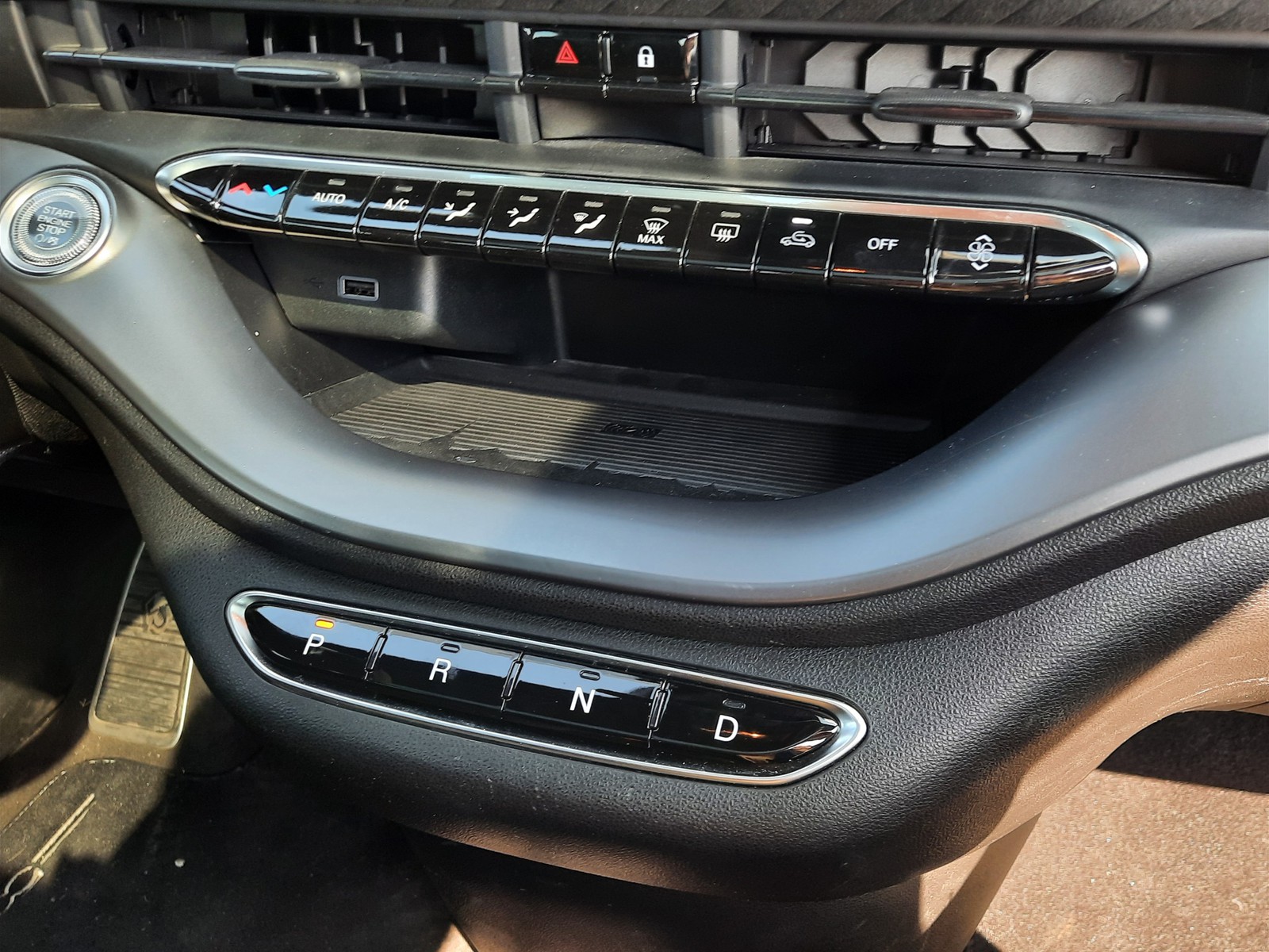 12 - Abarth 500e 42 kwh scorpionissima