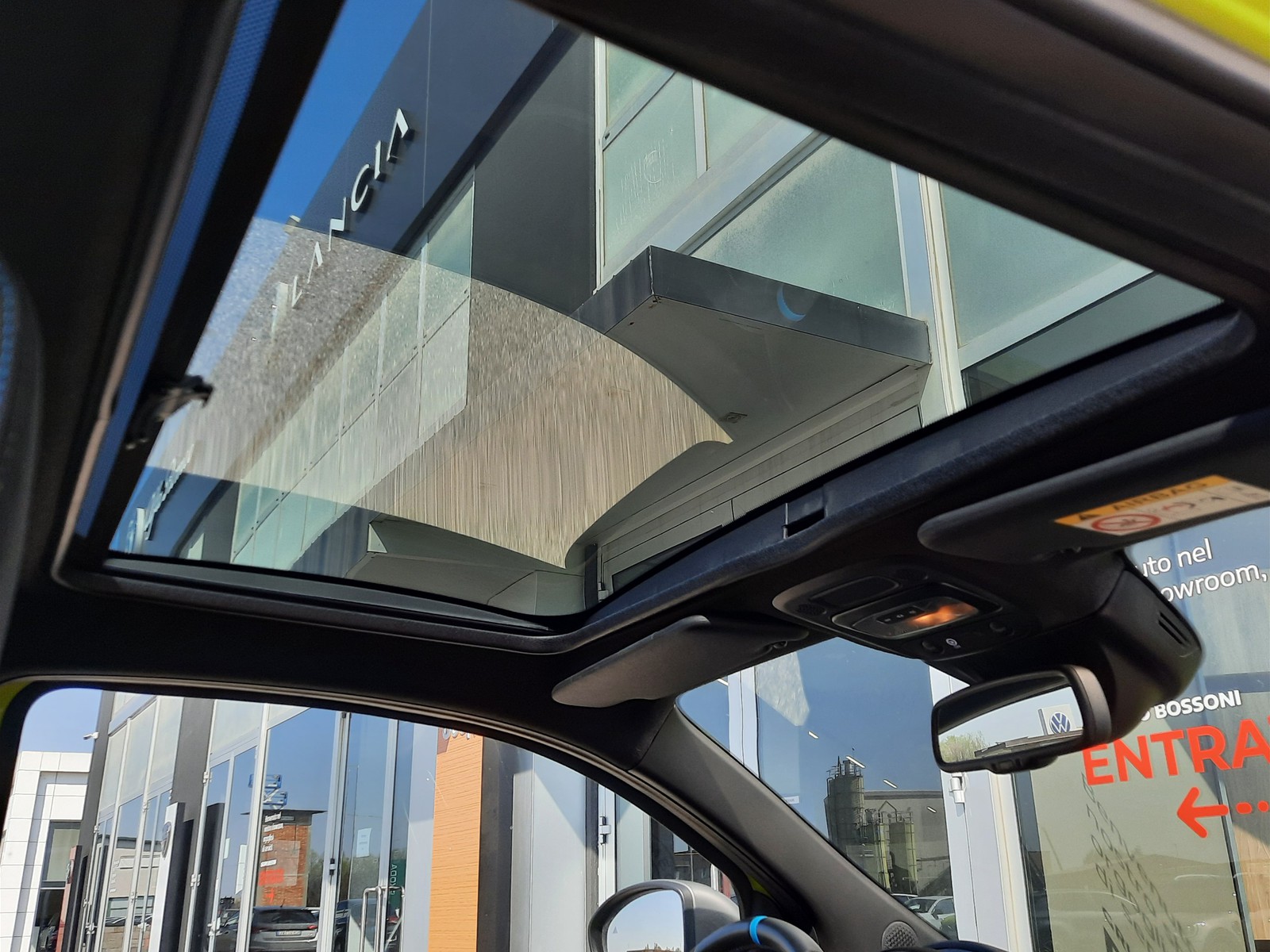 14 - Abarth 500e 42 kwh scorpionissima