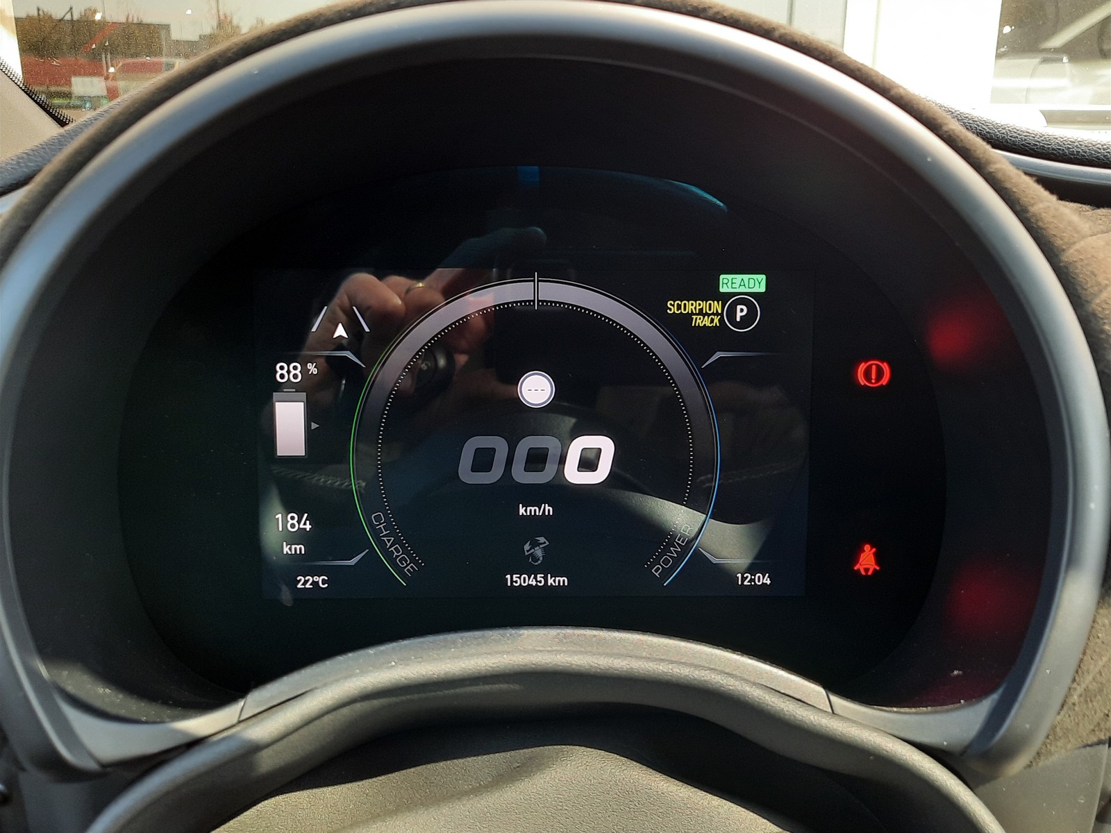 15 - Abarth 500e 42 kwh scorpionissima