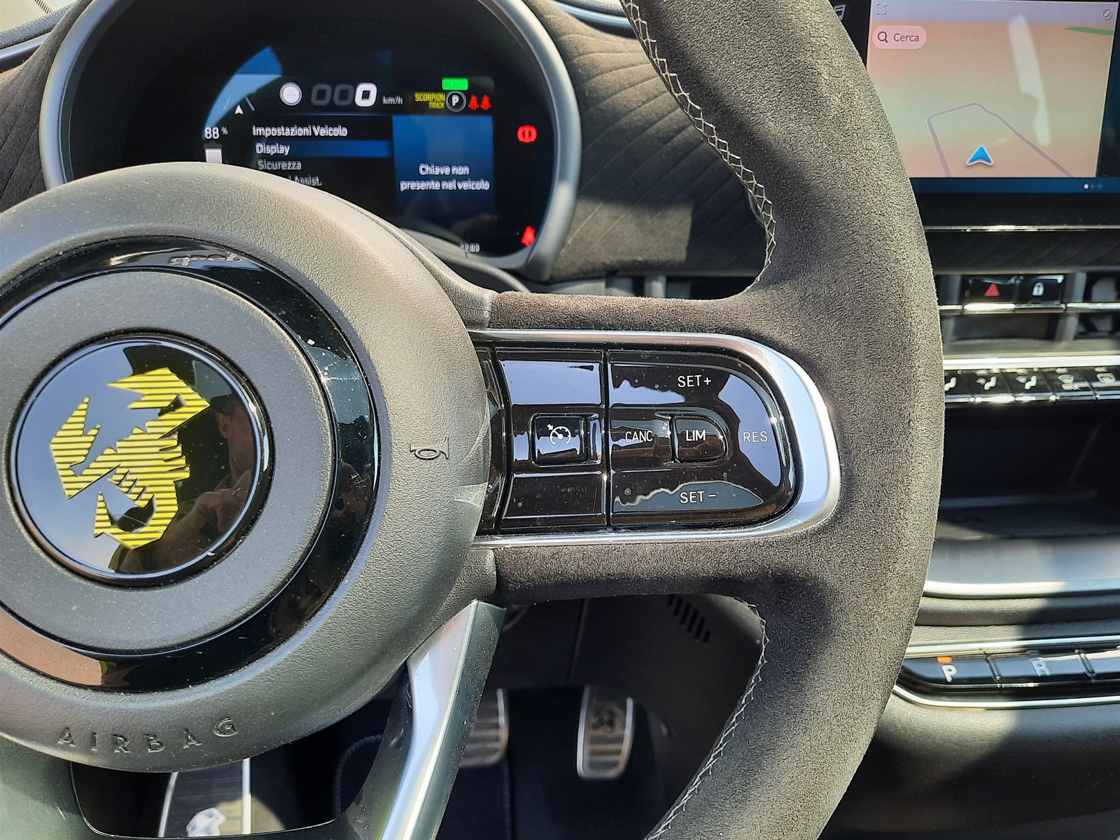 16 - Abarth 500e 42 kwh scorpionissima