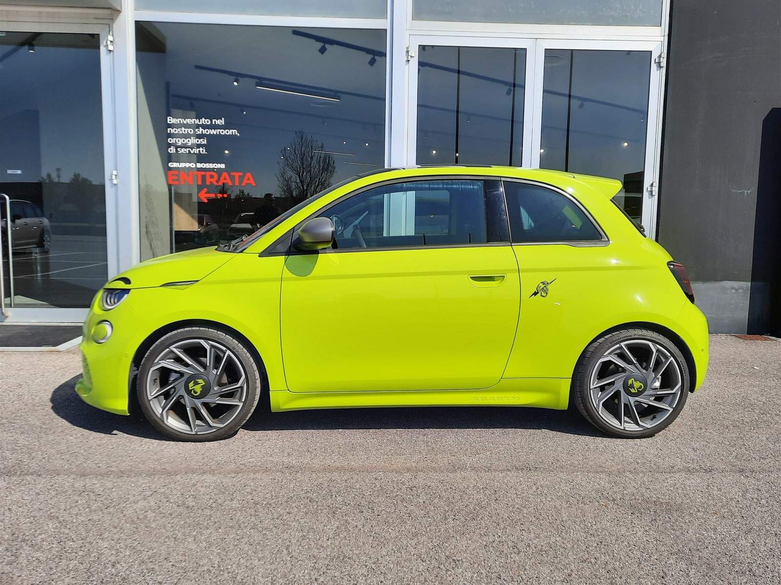 3 - Abarth 500e 42 kwh scorpionissima