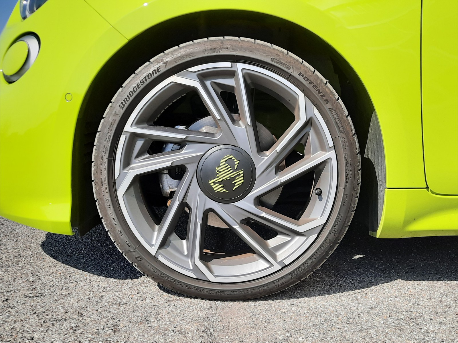 22 - Abarth 500e 42 kwh scorpionissima